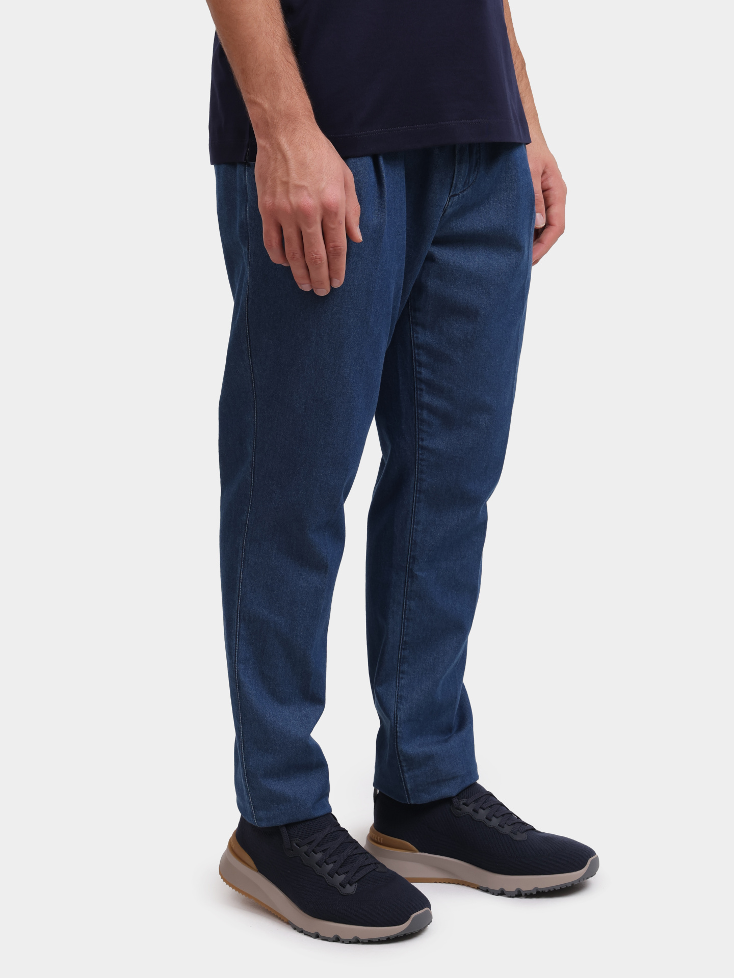 Джинсы Brunello Cucinelli MH245B2034 C4093 темно-синие мужские с защипами — купить в интернет-магазине Verdistore