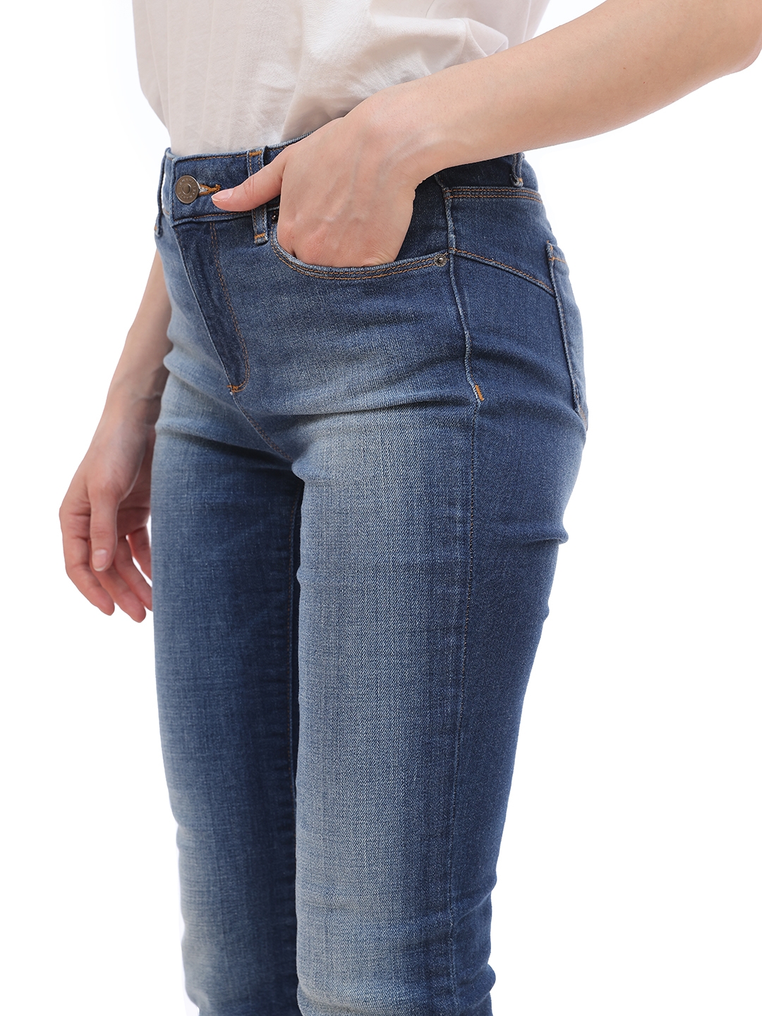 Джинсы Armani Exchange J69 женские зауженные — купить в интернет-магазине Verdistore