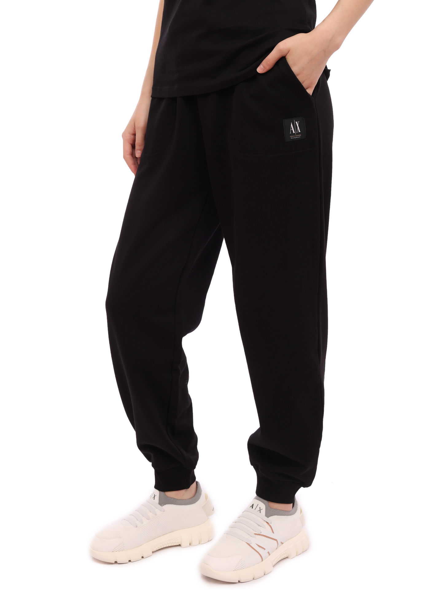 картинка Брюки спортивные Armani Exchange 3RYP88 YJDVZ 1200 черные женские из хлопка от магазина Verdistore