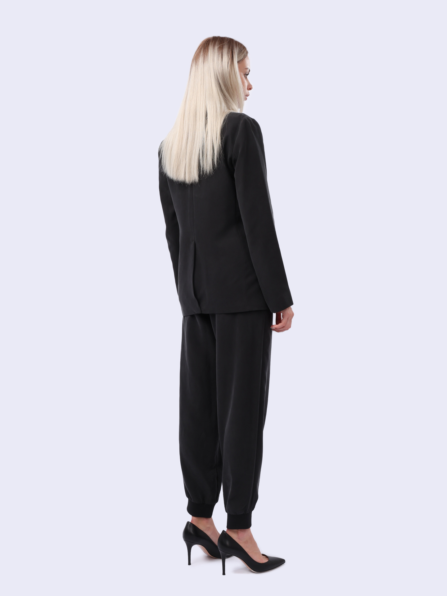 Брюки Armani Exchange 3DYP47 YN3TZ 1200 черные женские с манжетами — купить в интернет-магазине Verdistore