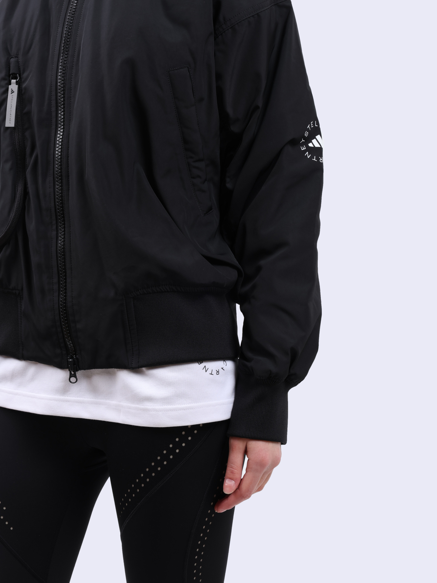 картинка Куртка Adidas by Stella McCartney IP1370 черная женская от магазина Verdistore