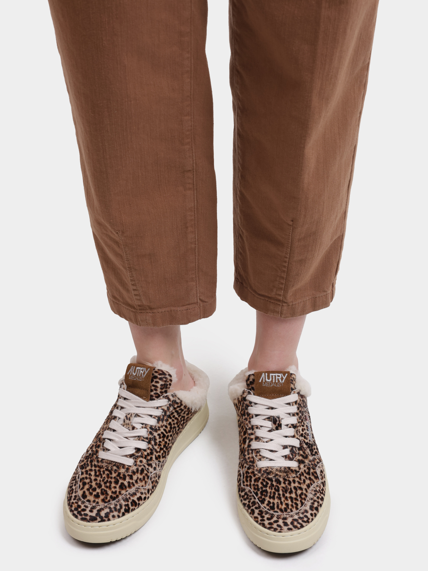 Кеды Autry MULW - YX01 леопардовые женские с открытой пяткой — купить в интернет-магазине Verdistore