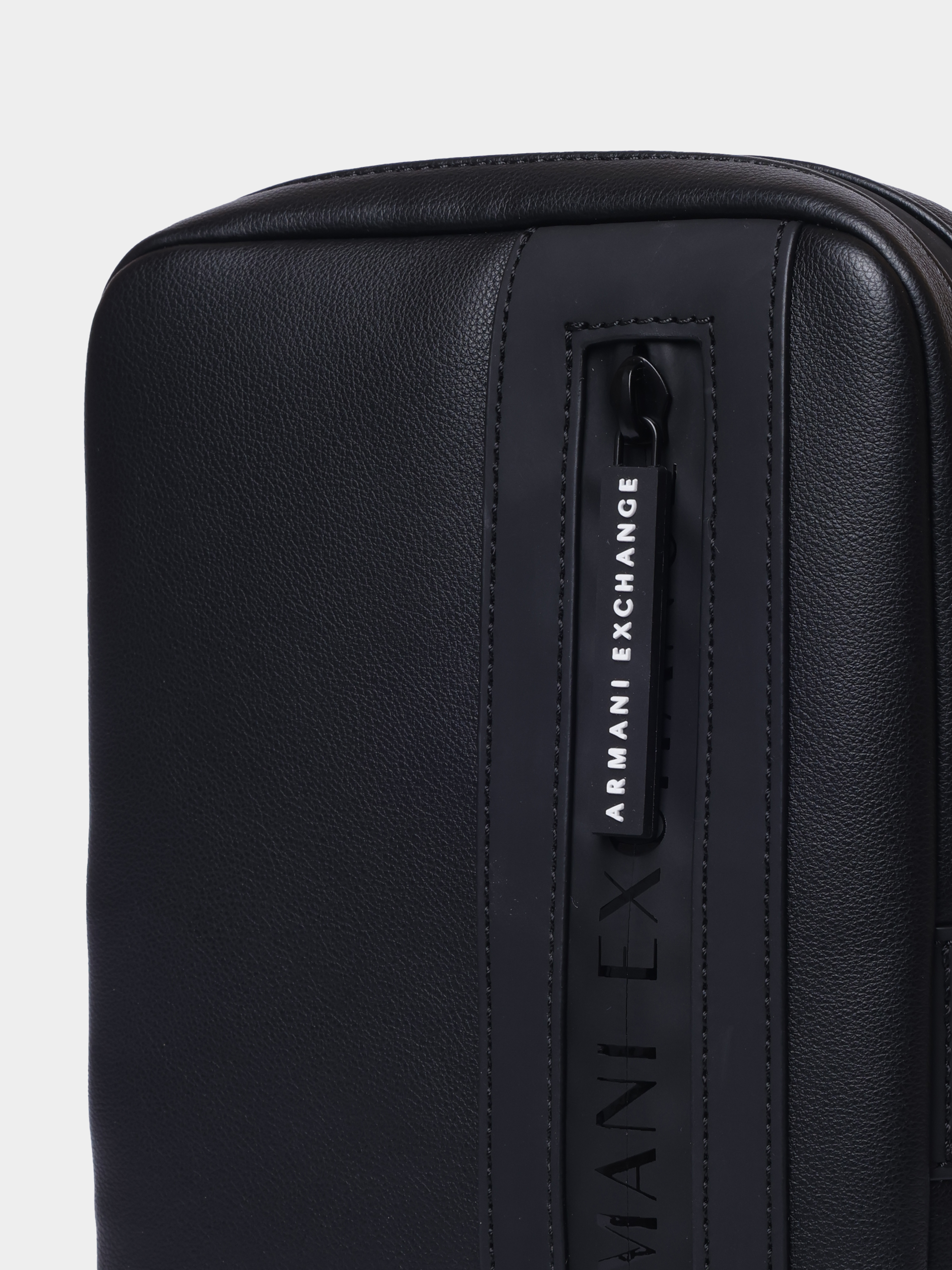 Сумка Armani Exchange XM003588 AF26679 MC043 черная мужская — купить в интернет-магазине Verdistore