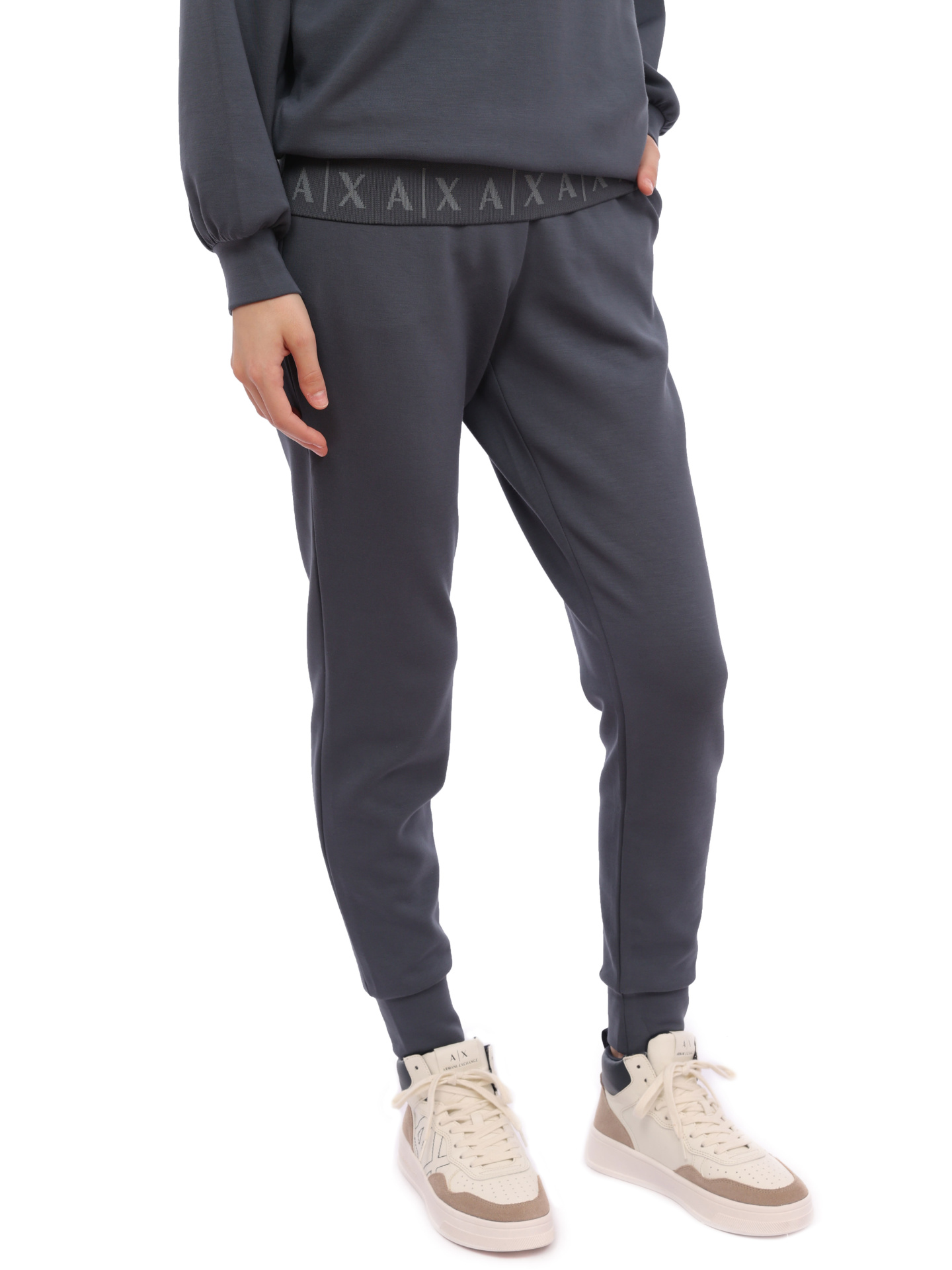 картинка Брюки спортивные Armani Exchange 6RYP81 YJEGZ 1990 серые женские от магазина Verdistore