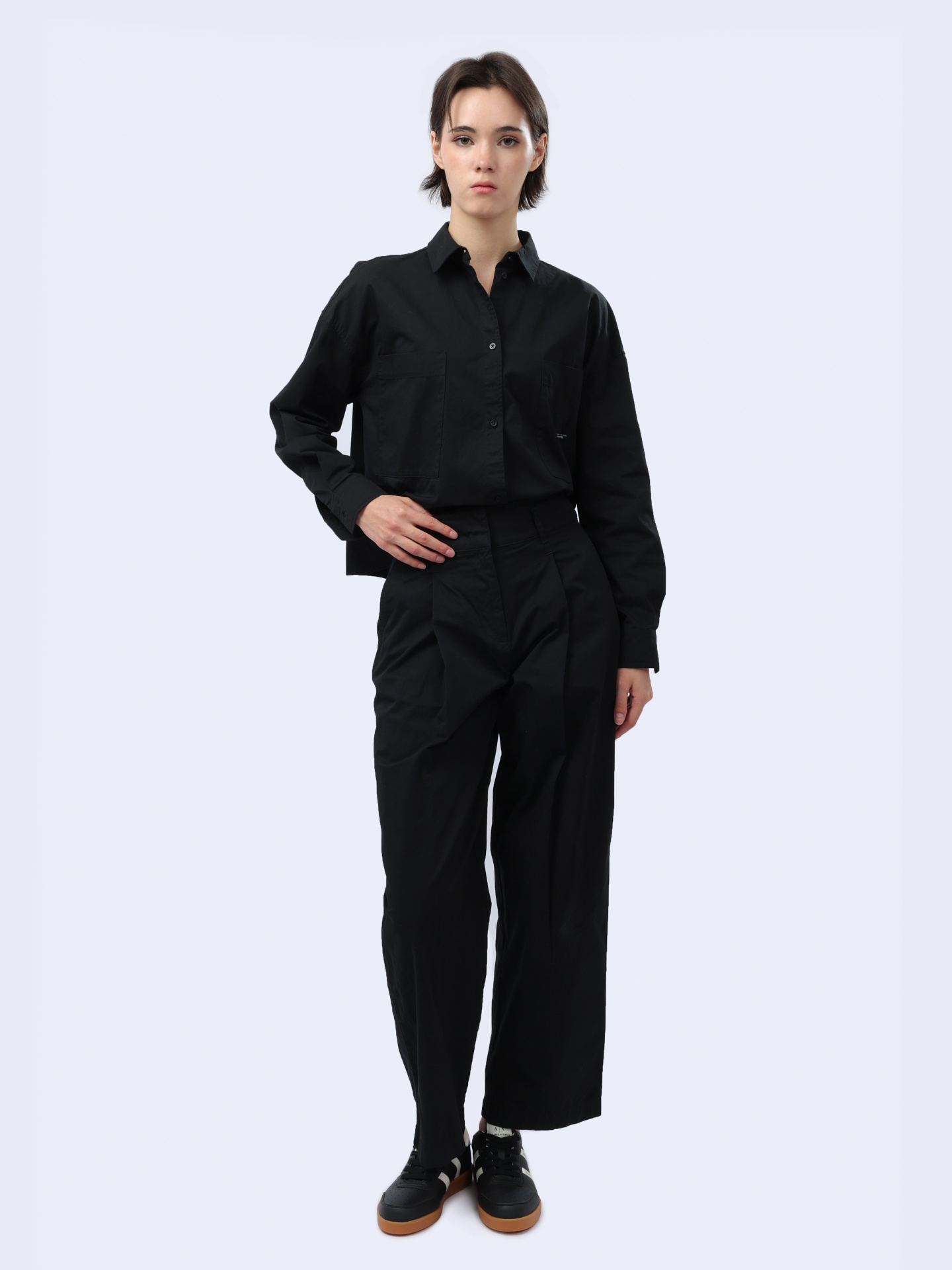 Брюки Armani Exchange 3DYP48 YN6RZ 1200 черные женские укороченные — купить в интернет-магазине Verdistore