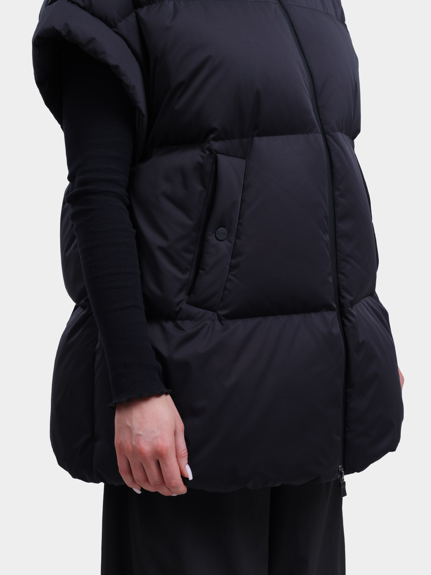 Жилет PI00320DL 12542 9300 черный женский с капюшоном — купить в интернет-магазине Verdistore