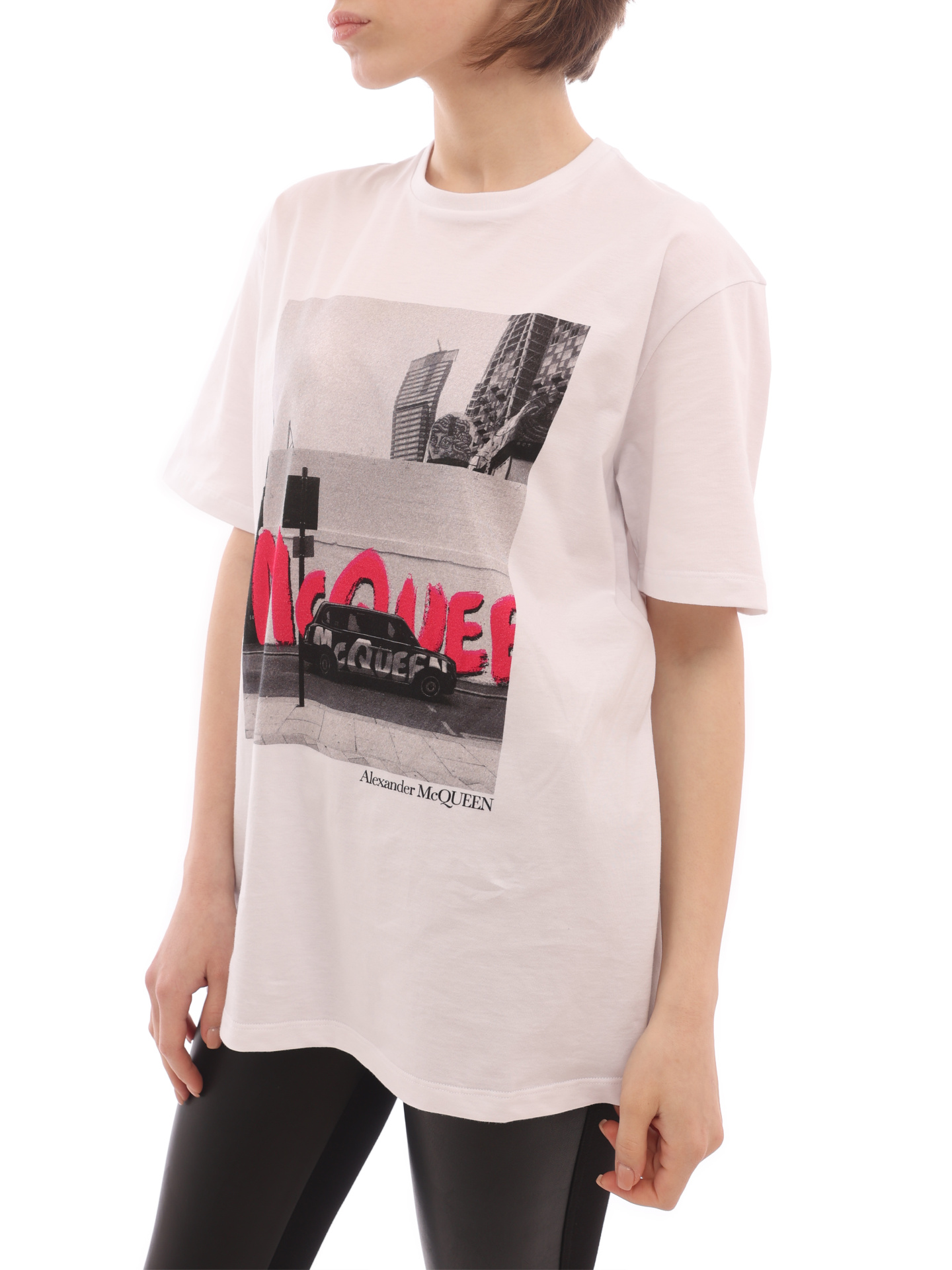Футболка Alexander McQueen 701263 QZAFS 0900 белая женская — купить в интернет-магазине Verdistore