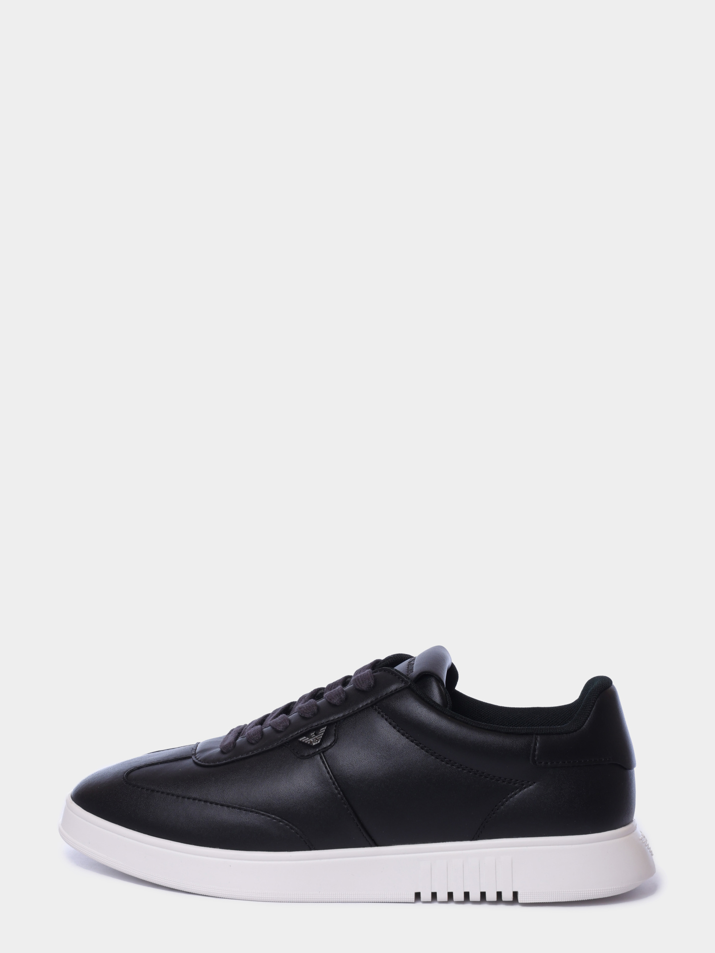 Кроссовки Emporio Armani EM003062 AF20004 UC001 черные мужские на белой подошве — купить в интернет-магазине Verdistore