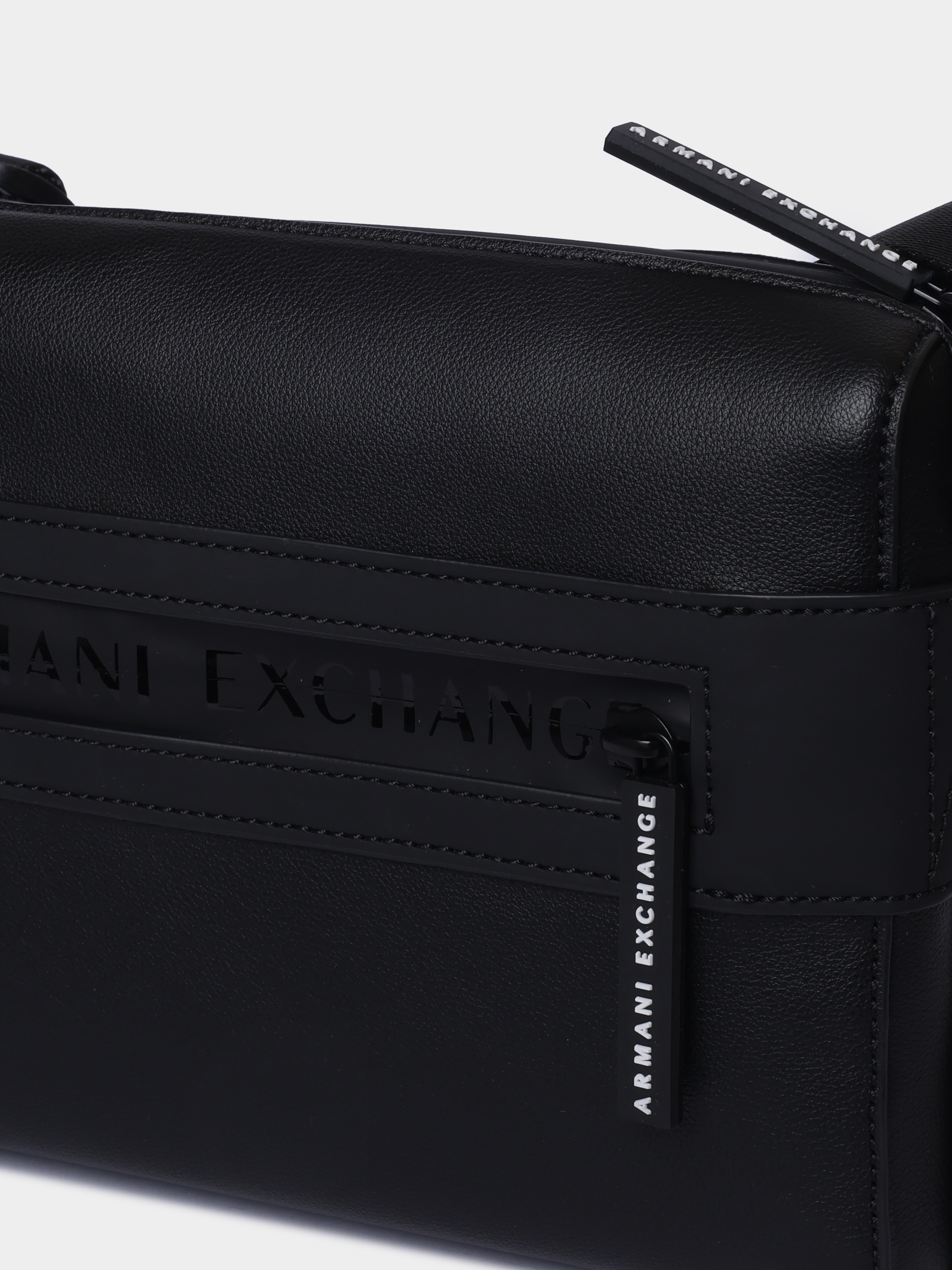 Cумка Armani Exchange XM003168 AF26679 MC043 черная мужская — купить в интернет-магазине Verdistore