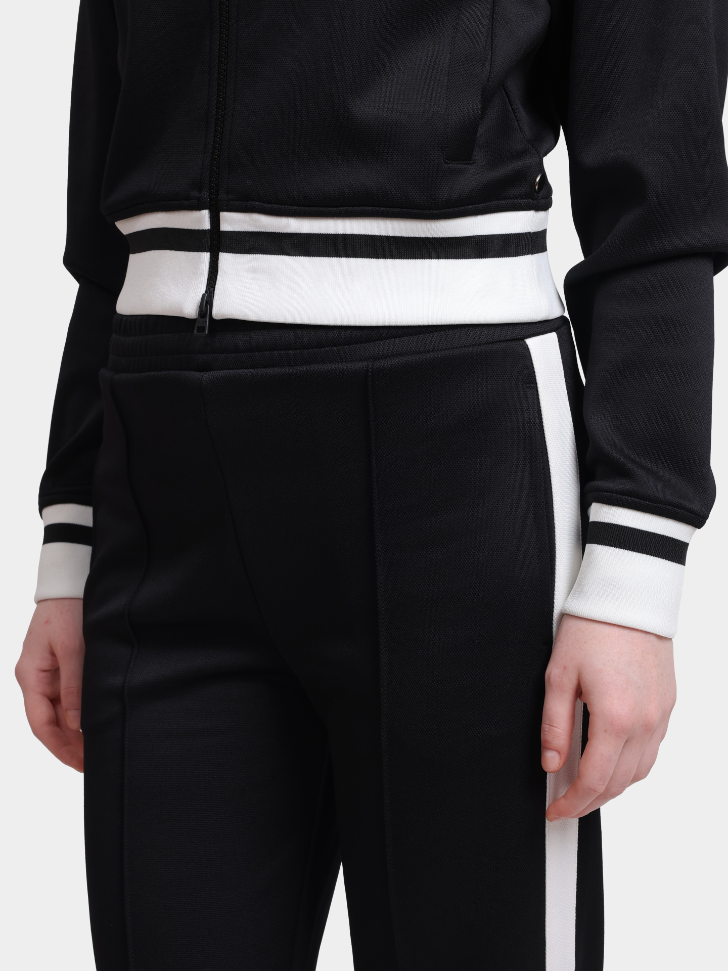 Мастерка Hugo 50542757 001 черная женская — купить в интернет-магазине Verdistore