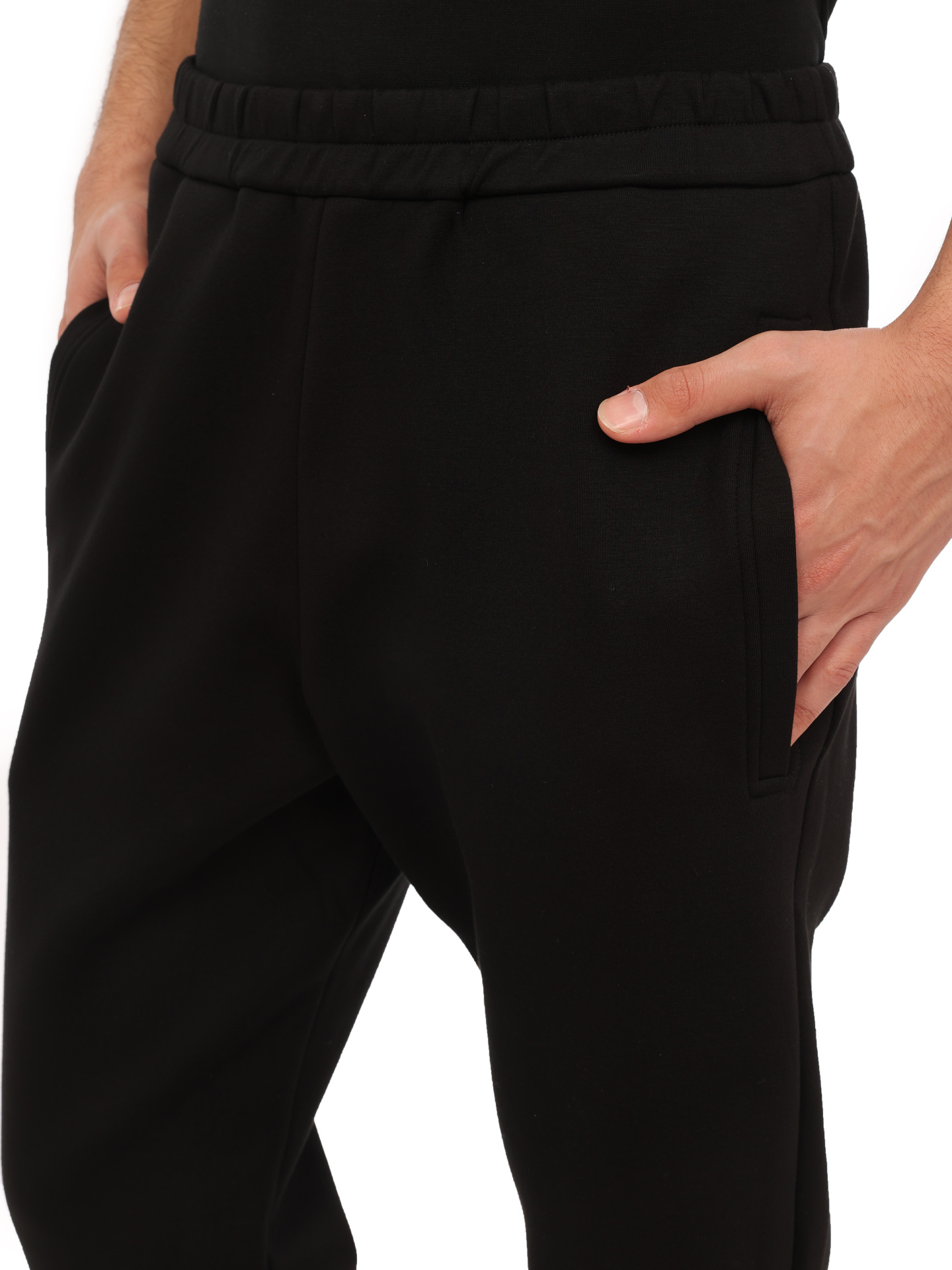 Брюки спортивные черные из мягкой ткани с эластичным поясом и манжетами снизу — купить в интернет-магазине Verdistore