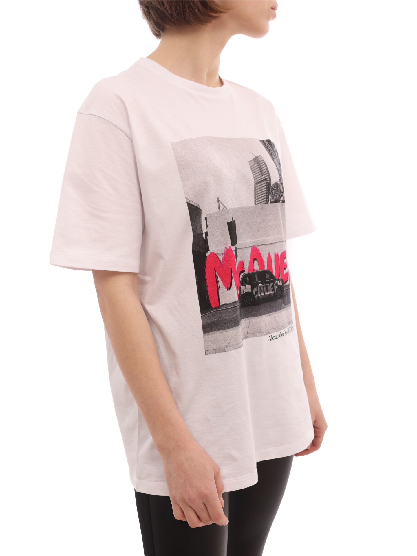 Футболка Alexander McQueen 701263 QZAFS 0900 белая женская — купить в интернет-магазине Verdistore