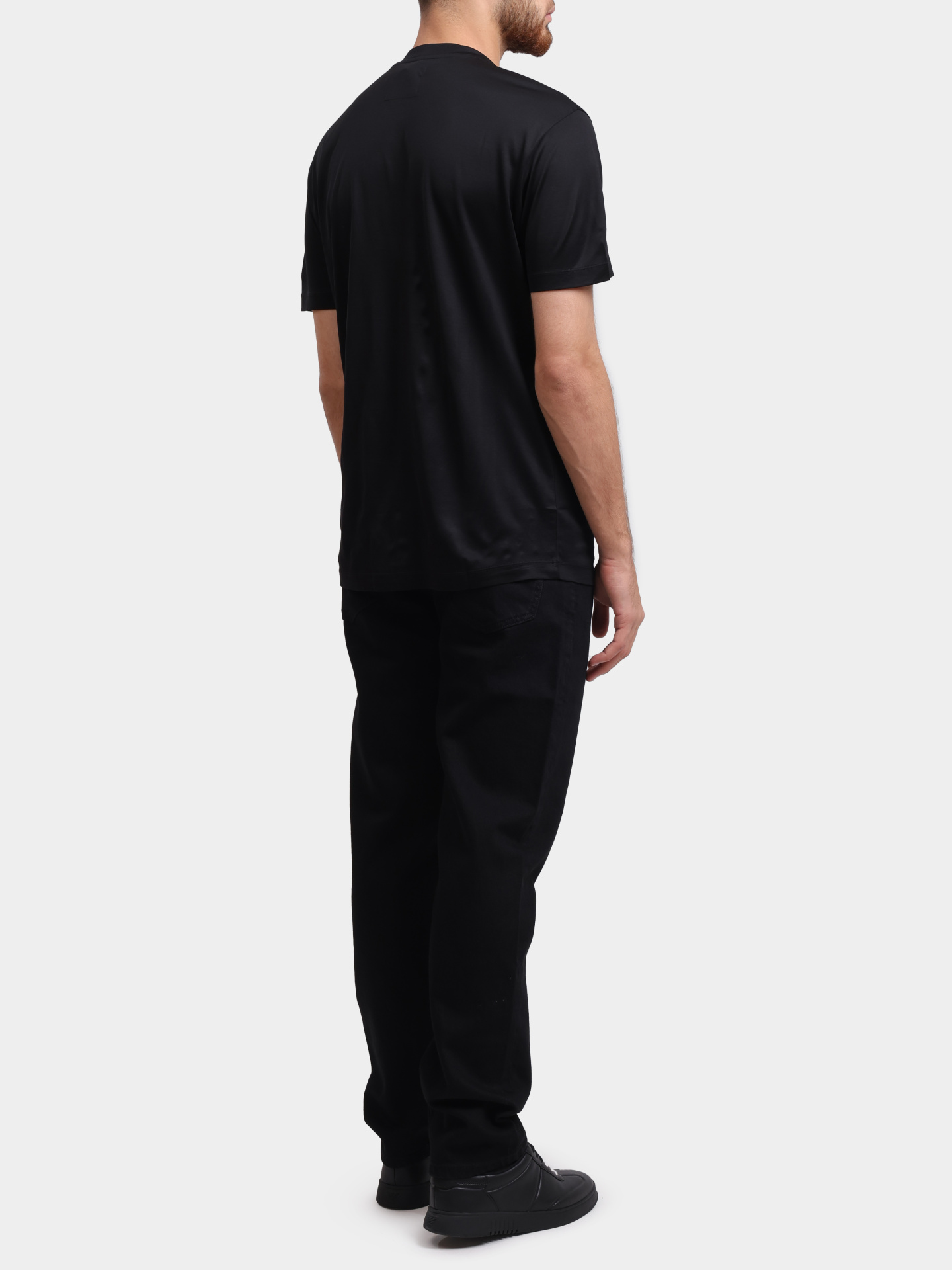 Футболка Emporio Armani 8N1TE8 1JUVZ 0999 черная мужская — купить в интернет-магазине Verdistore