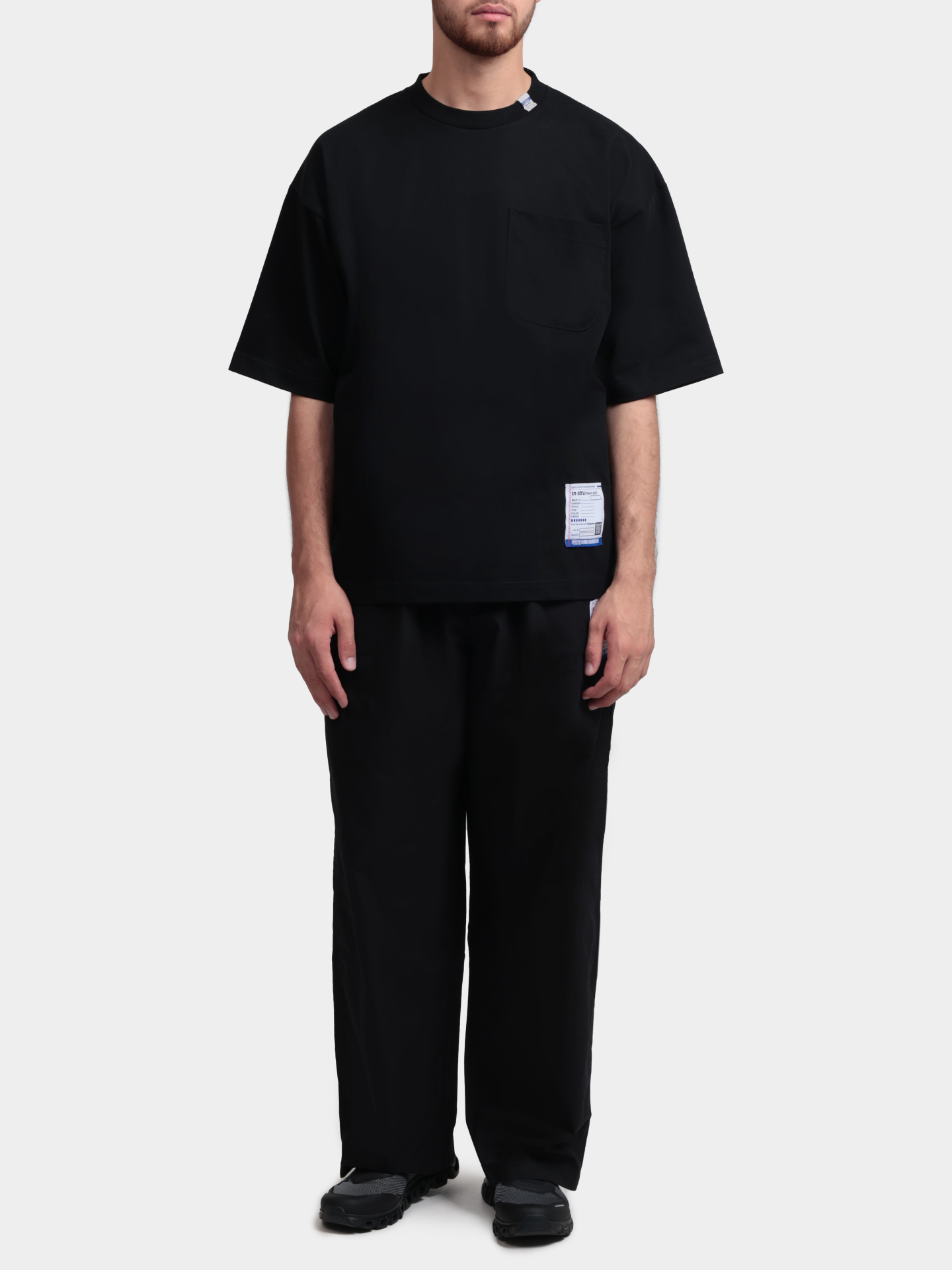 Брюки MAISON MIHARA YASUHIRO I13PT032 BLACK черные мужские с патчем  — купить в интернет-магазине Verdistore