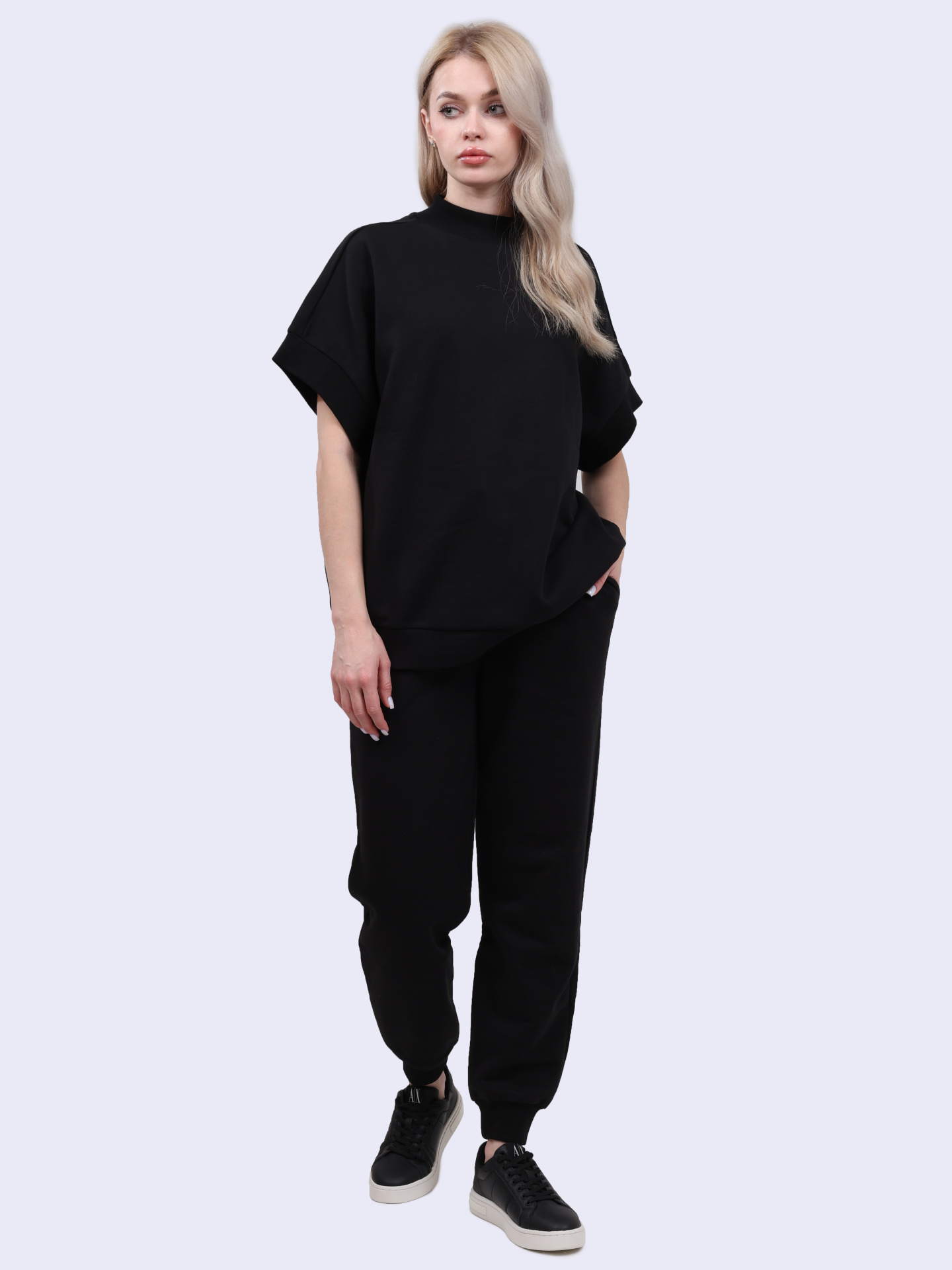 картинка Брюки Armani Exchange 6DYP70 YJEEZ 1200 черные женские спортивные от магазина Verdistore