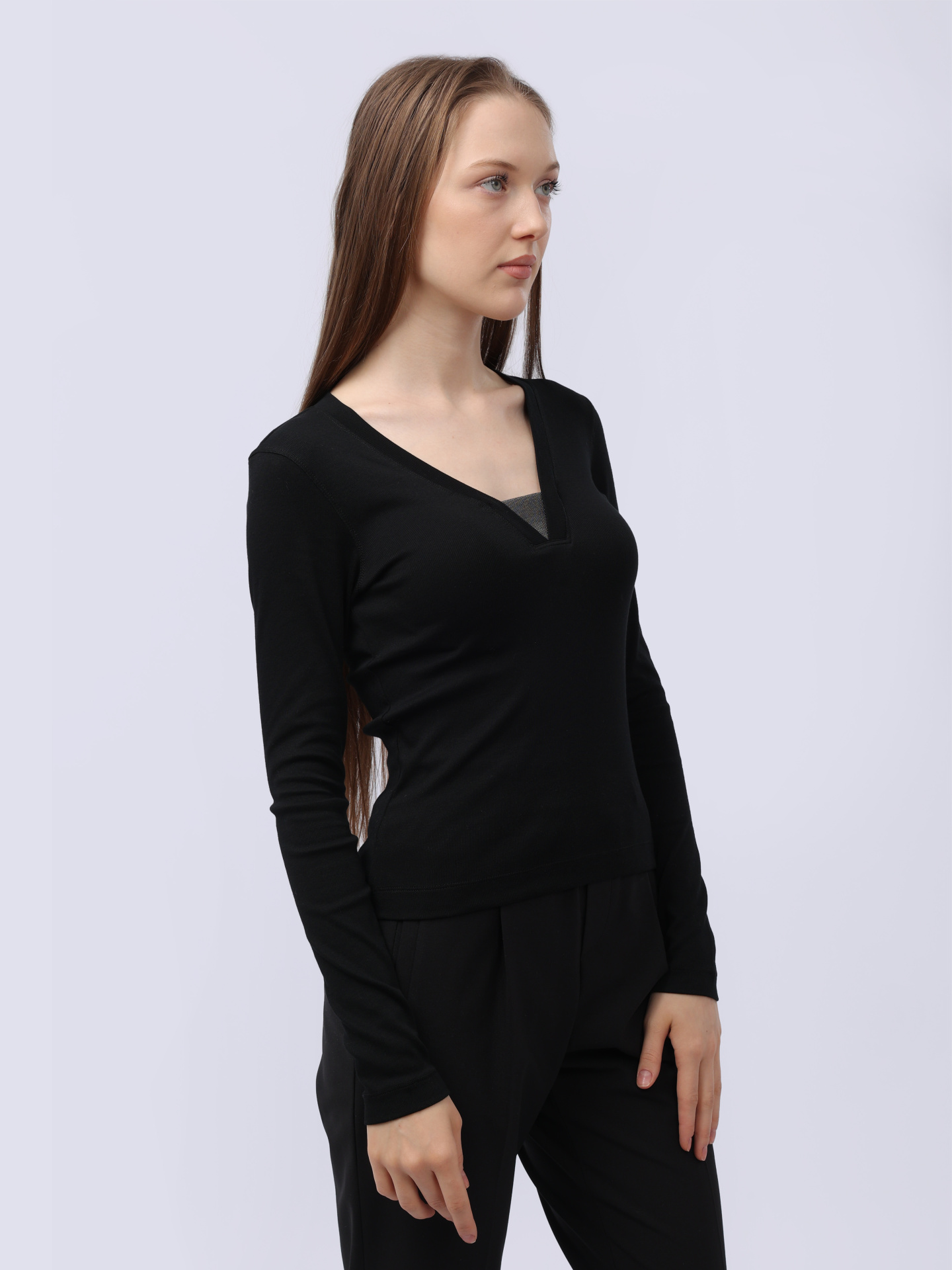 Джемпер Brunello Cucinelli M0TC8EL682 C101 черный женский с V-вырезом — купить в интернет-магазине Verdistore
