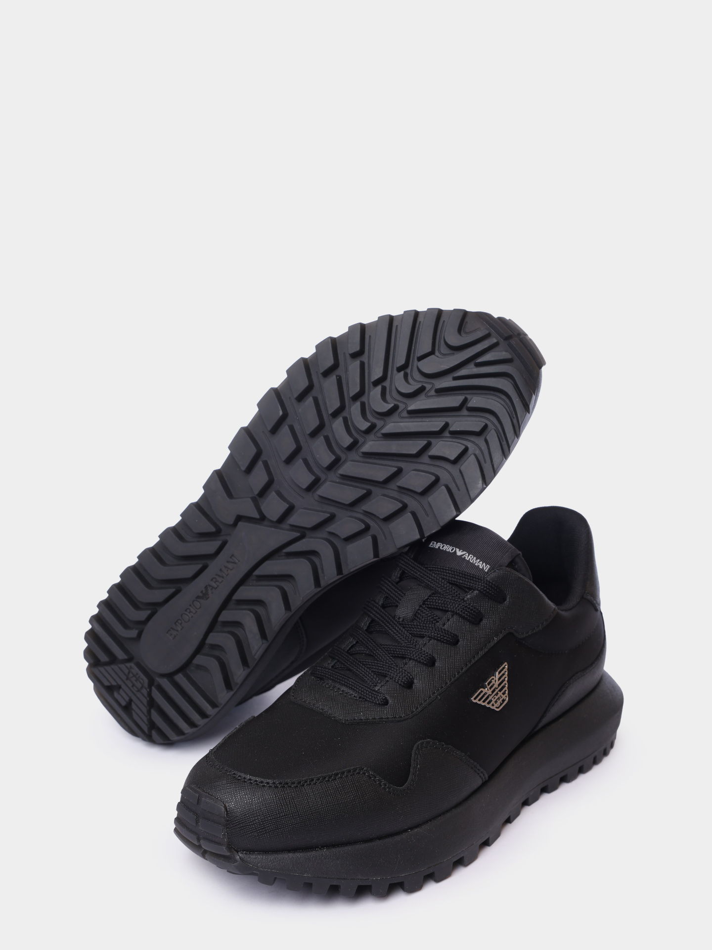 Кроссовки Emporio Armani EM003738 AF19532 MC005 черные мужские — купить в интернет-магазине Verdistore