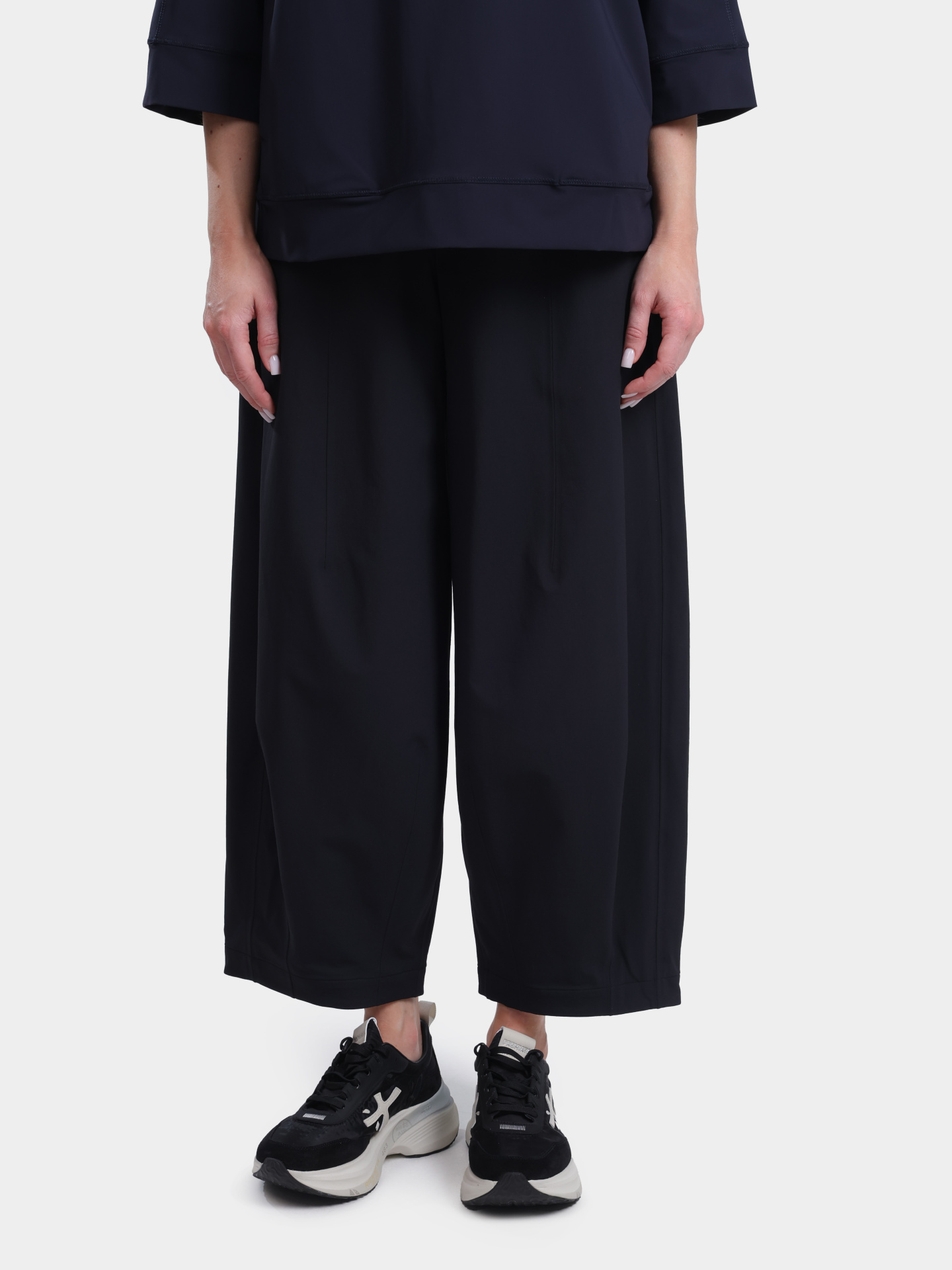 Брюки Herno PT00031DL 12825 9300 черные женские — купить в интернет-магазине Verdistore