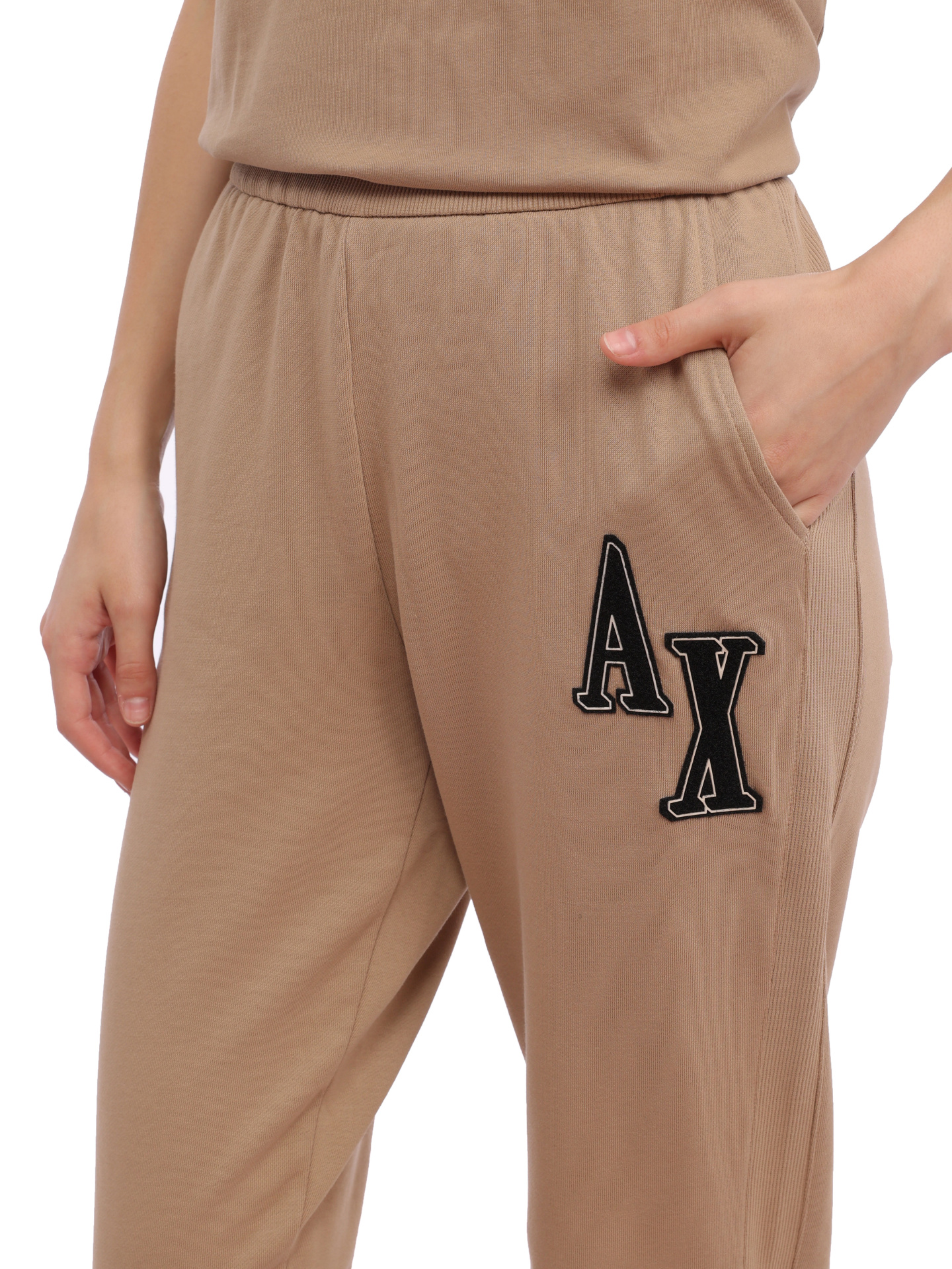 картинка Брюки спортивные Armani Exchange 6RYP78 YJEBZ 0748 бежевые женские с логотипом от магазина Verdistore