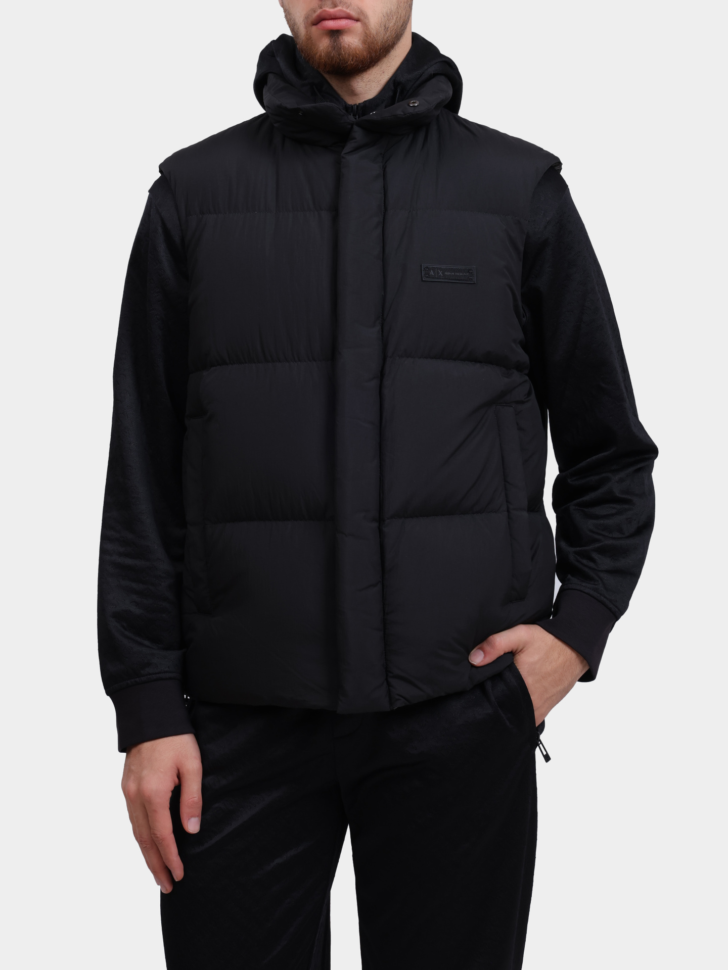Жилет Armani Exchange XM001100 AF16340 UC001 черный мужской — купить в интернет-магазине Verdistore