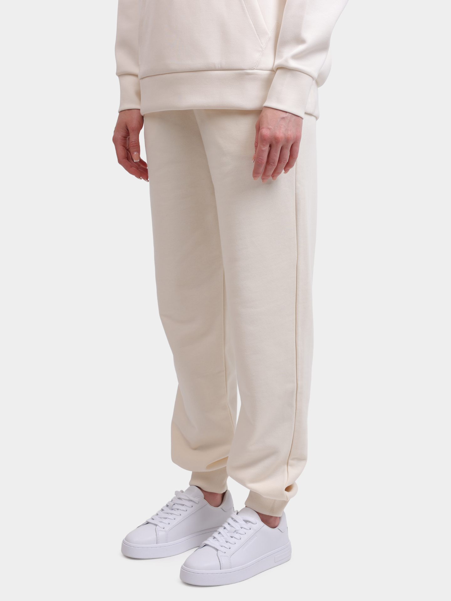 Брюки Armani Exchange 6DYP70 YJEEZ 1130 белые женские спортивные — купить в интернет-магазине Verdistore