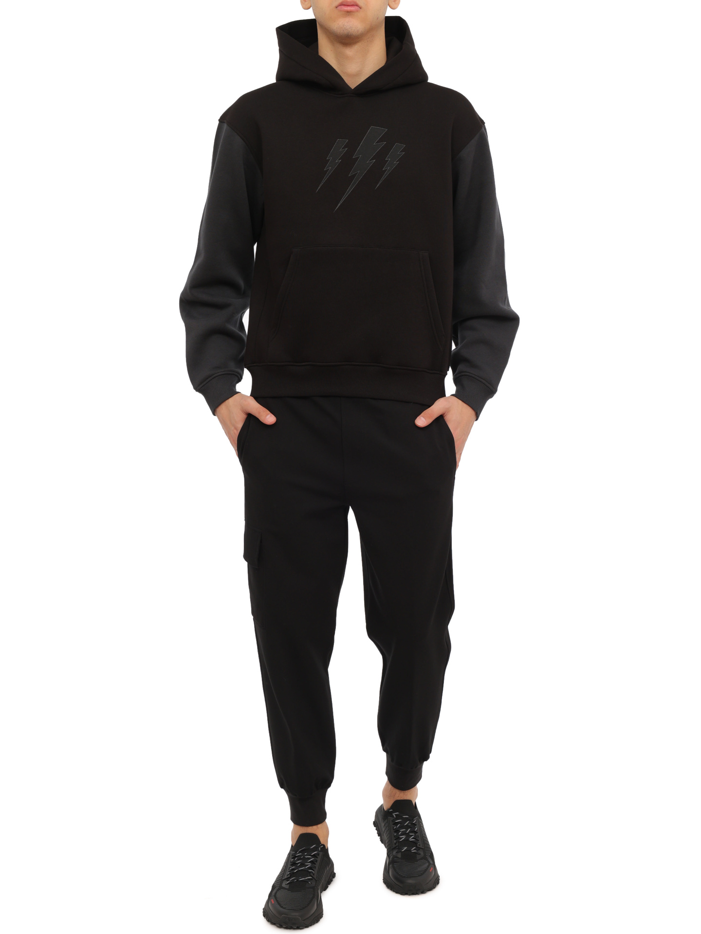 Брюки спортивные черные с эластичным поясом и манжетами снизу — купить в интернет-магазине Verdistore