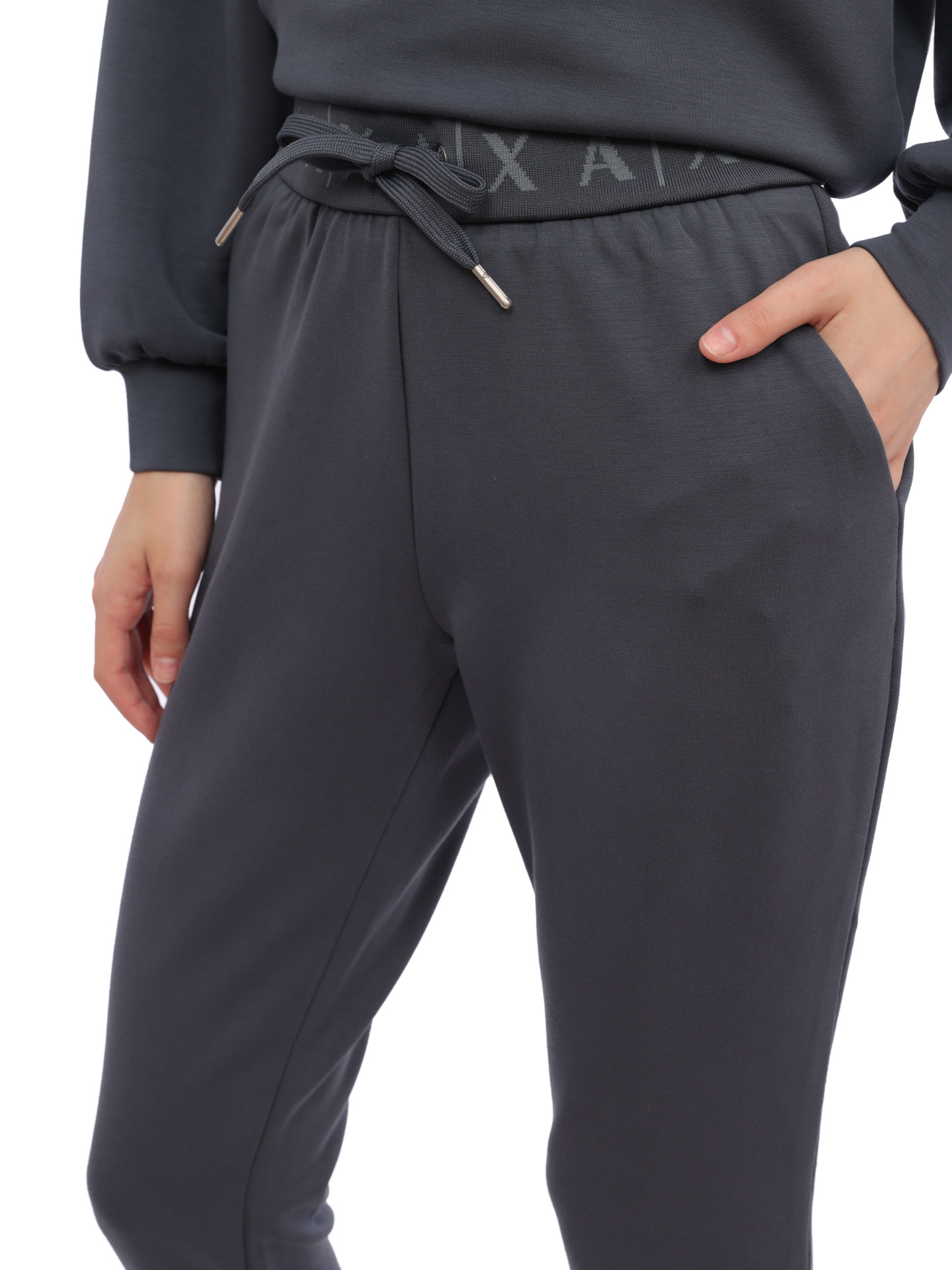 картинка Брюки спортивные Armani Exchange 6RYP81 YJEGZ 1990 серые женские от магазина Verdistore