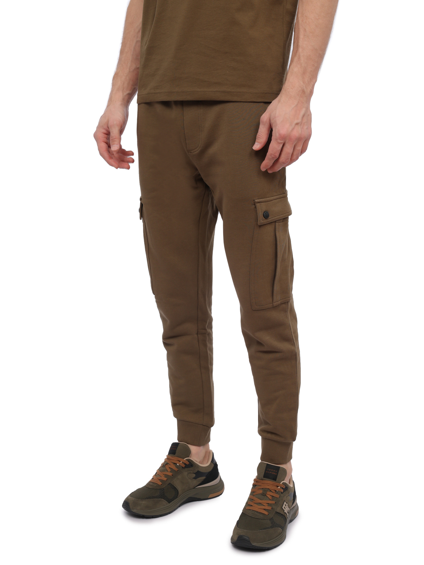 Брюки спортивные Boss 50507886 368 хаки мужские с накладными карманами — купить в интернет-магазине Verdistore