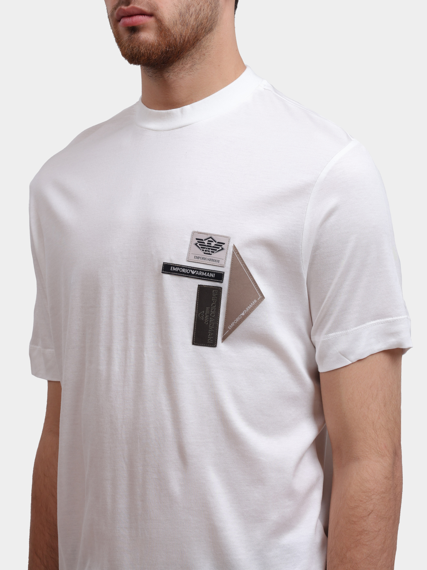 Футболка Emporio Armani EM002959 AF18312 U0003 белая мужская — купить в интернет-магазине Verdistore