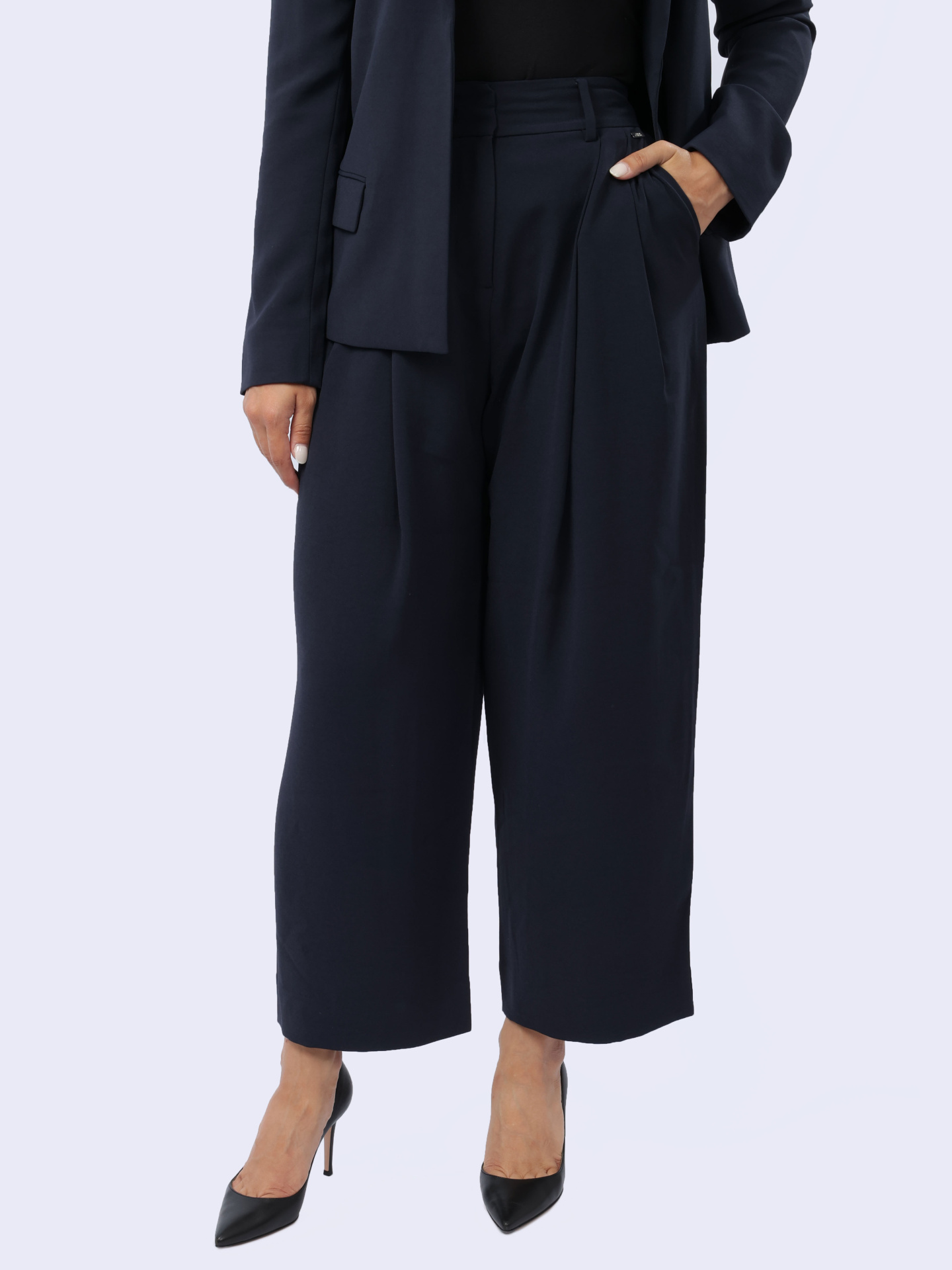 Брюки Armani Exchange 3DYP05 YN9JZ 1593 темно-синие женские — купить в интернет-магазине Verdistore