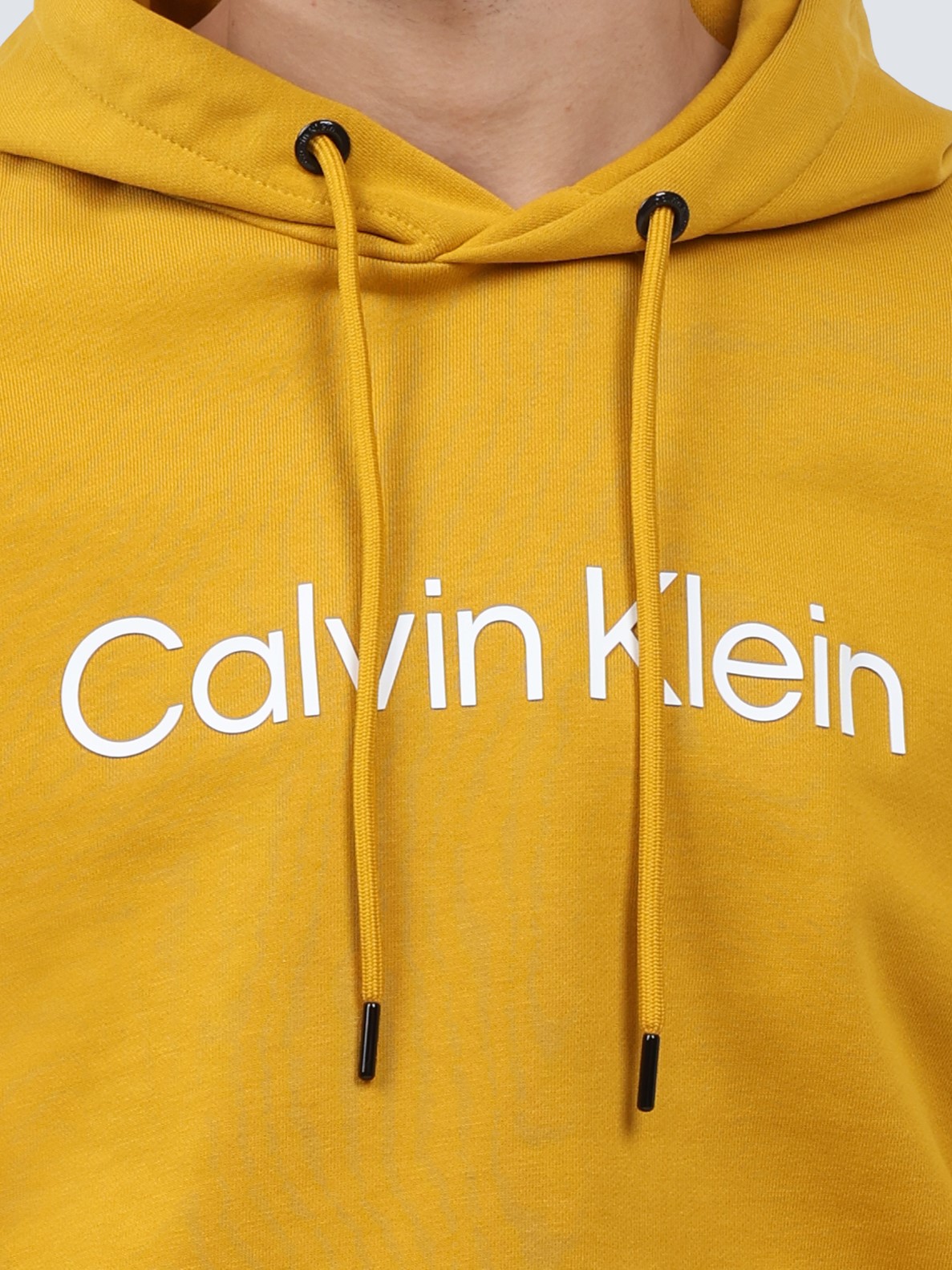 Худи Calvin Klein K10K111345 ZAE желтое мужское с логотипом — купить в интернет-магазине Verdistore