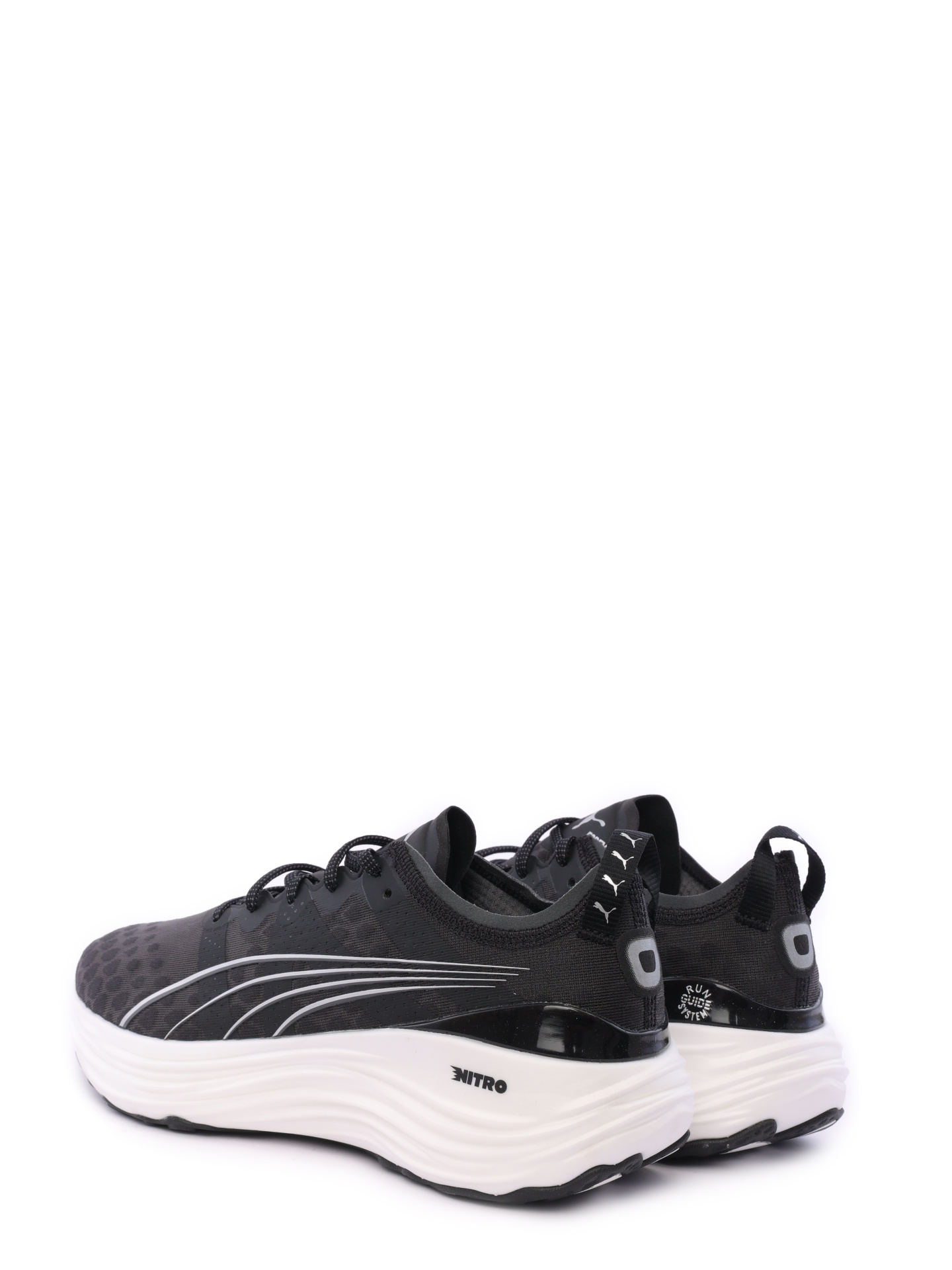 Кроссовки черные на массивной белой подошве  — купить в интернет-магазине Verdistore