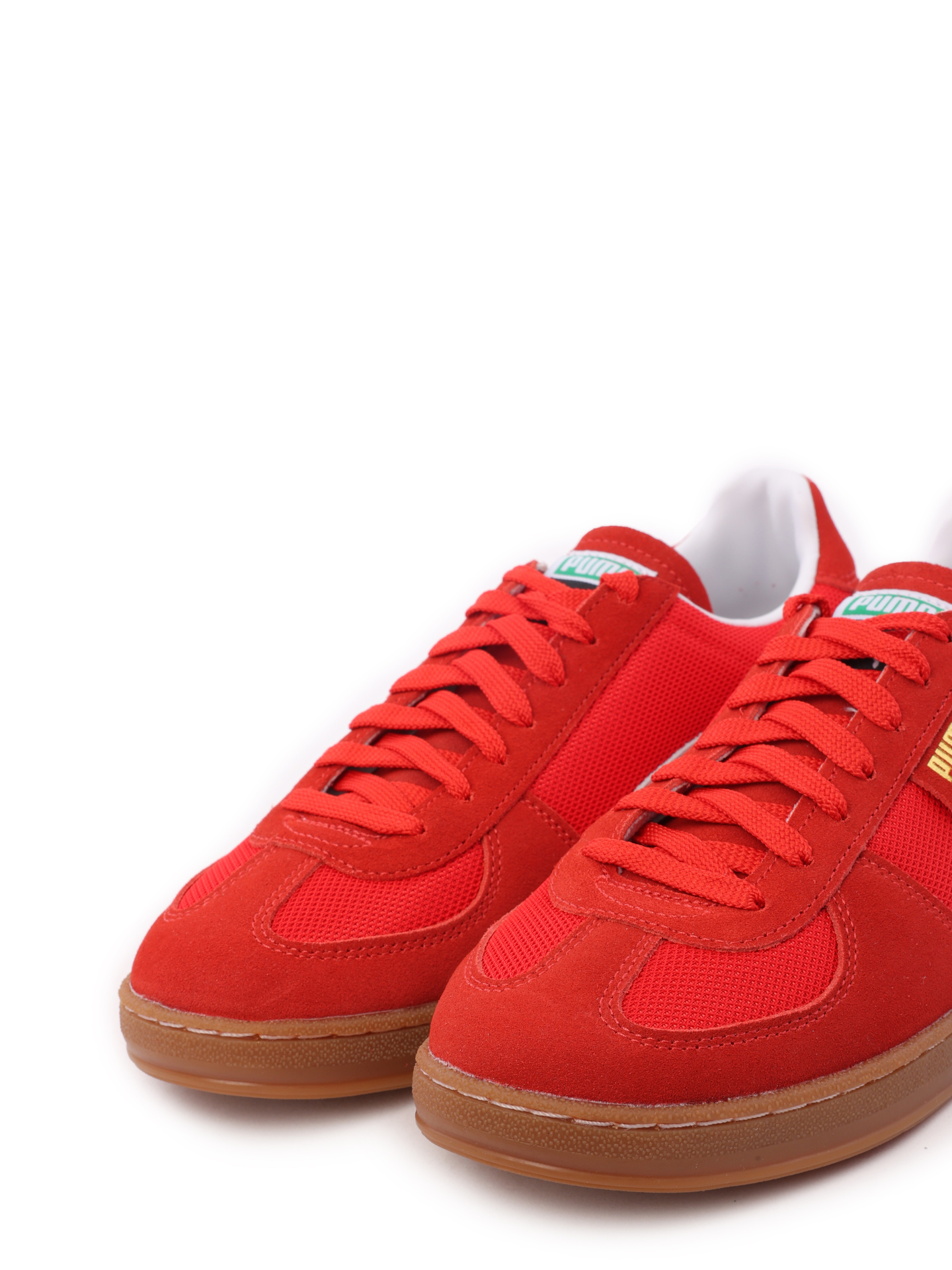 Кеды с перфорацией красные с белыми вставками по бокам  — купить в интернет-магазине Verdistore