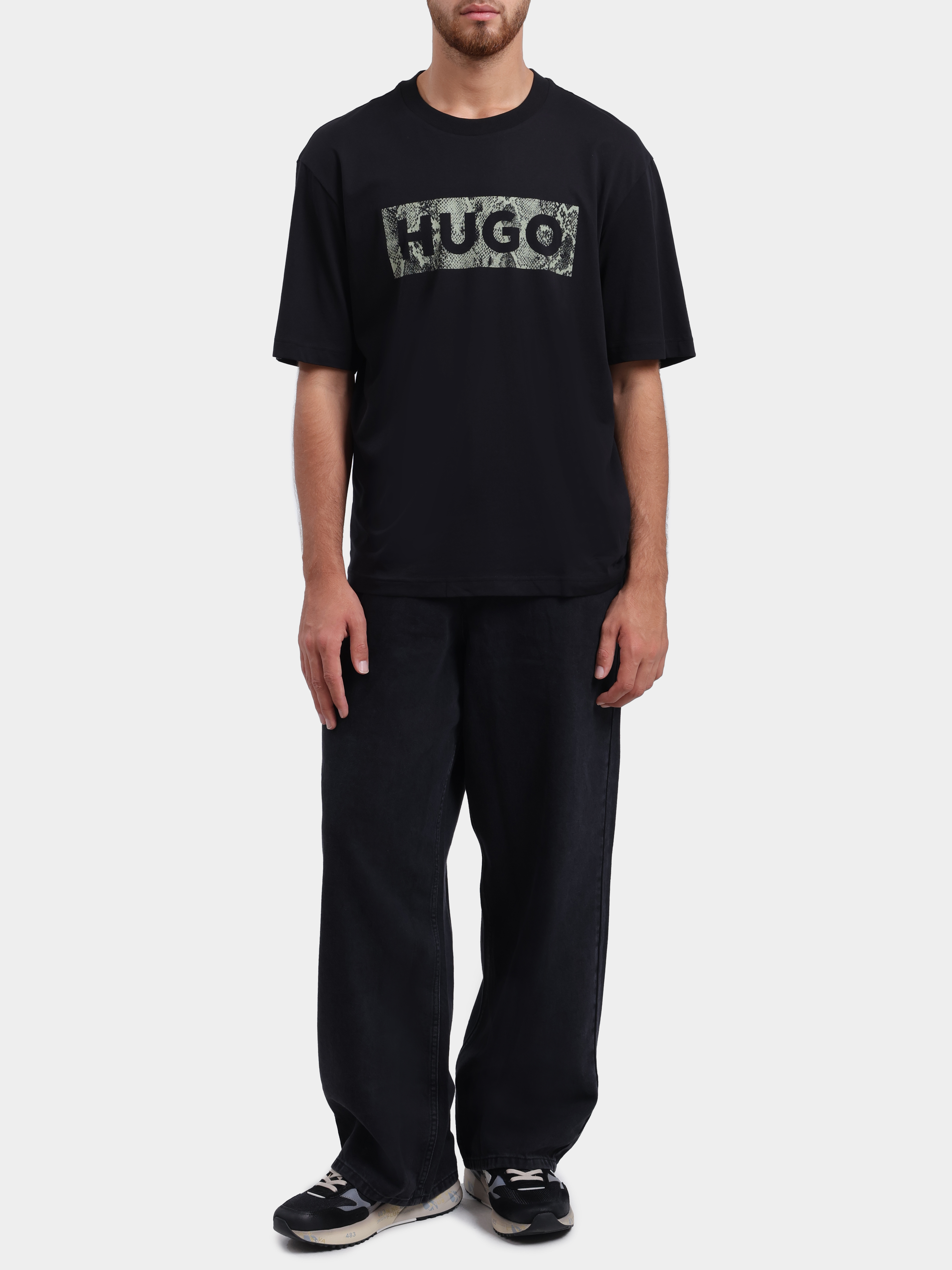 Футболки HUGO BLUE Nerpient 10258299 01 50566041 002 черная мужская с крупным логотипом — купить в интернет-магазине Verdistore