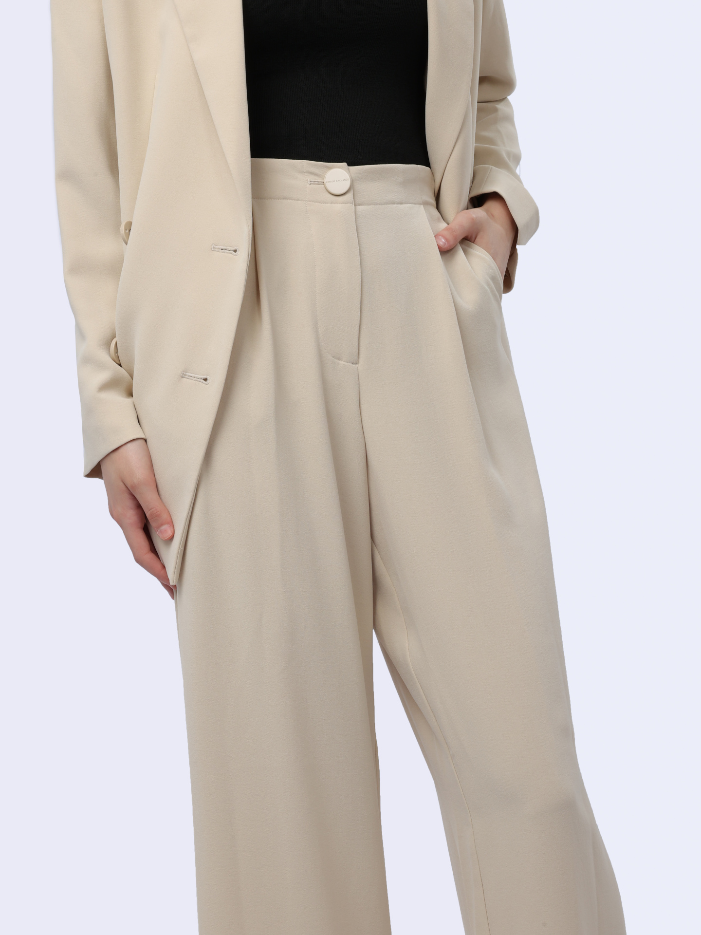 Брюки Armani Exchange 3DYP31 YN1QZ 1787 бежевые женские с подворотами — купить в интернет-магазине Verdistore