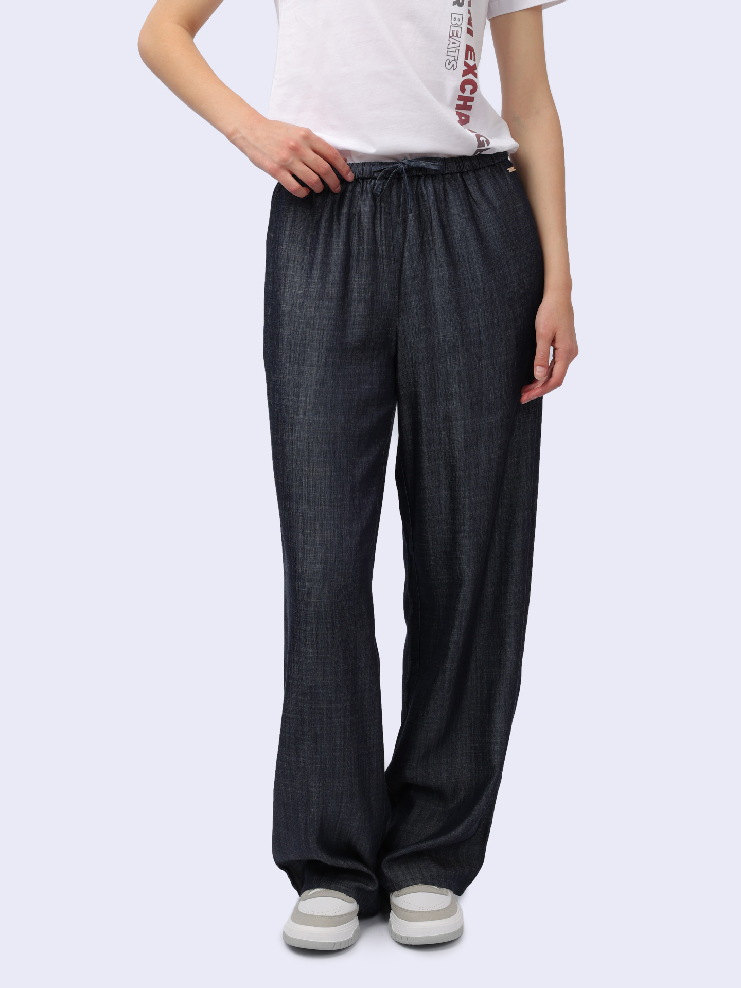 Брюки Armani Exchange 3DYP16 Y15PZ 1500 женские из денима — купить в интернет-магазине Verdistore