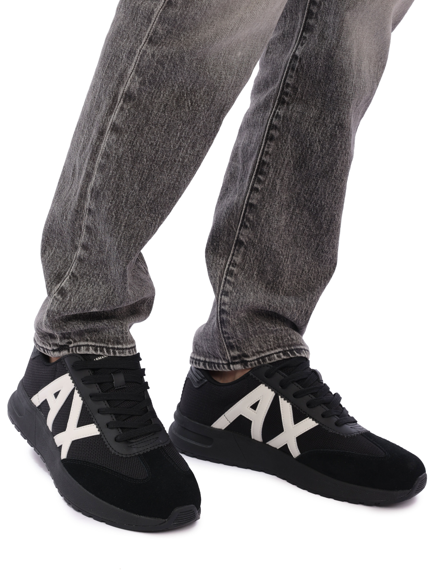 Кроссовки Armani Exchange XUX071 XV527 M217 комбинированные мужские с логотипом — купить в интернет-магазине Verdistore