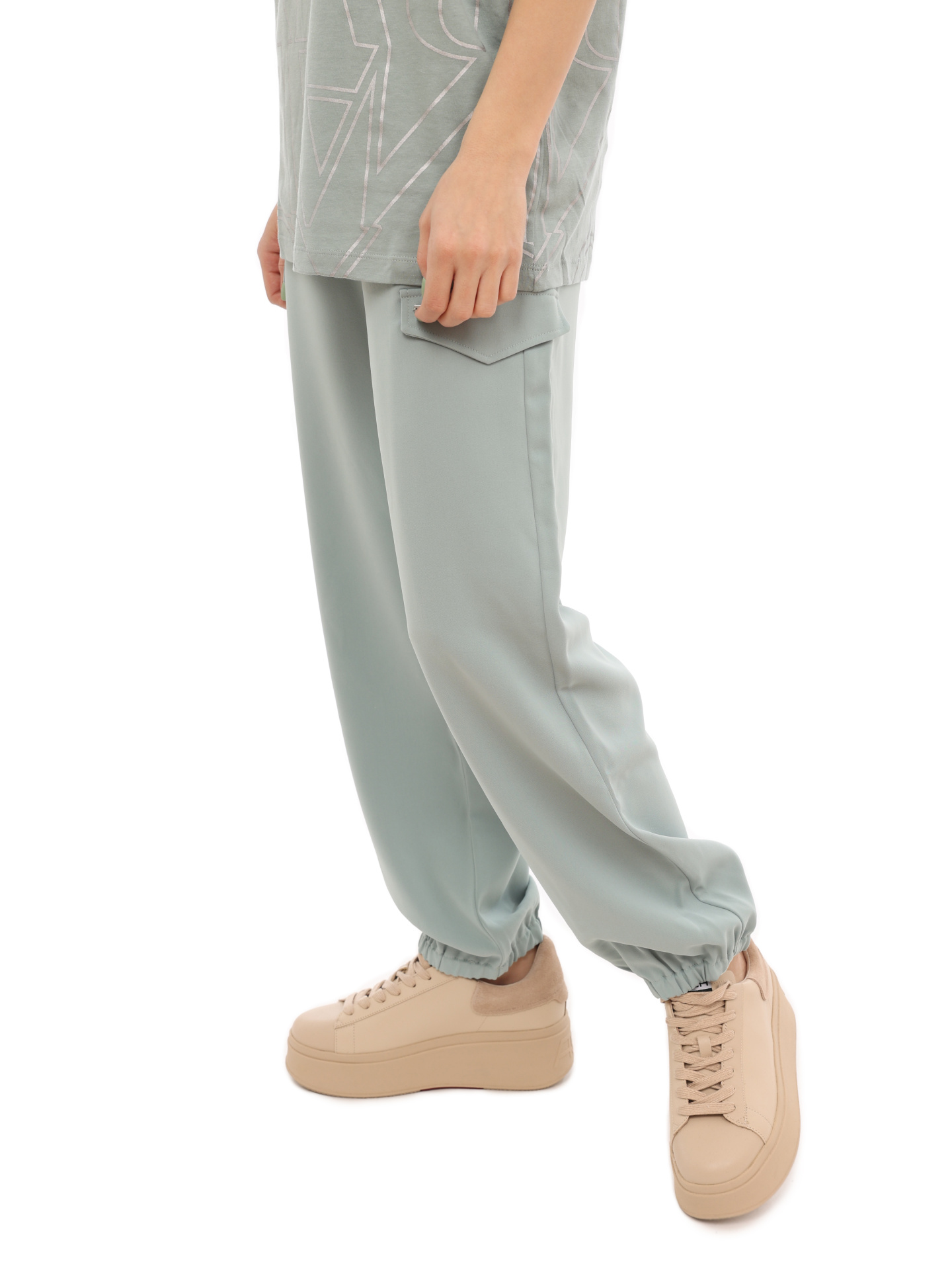 картинка Брюки спортивные Armani Exchange 6LYP31 YN4FZ 1872 голубые женские с накладными карманами от магазина Verdistore