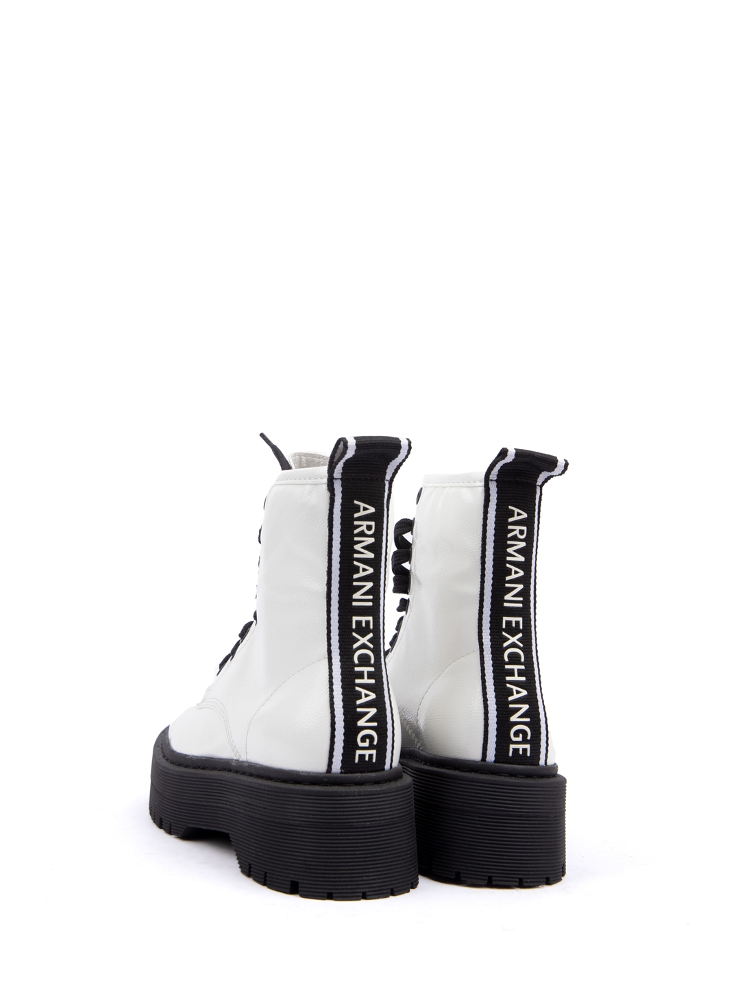 Ботинки Armani Exchange XDN018 XV349 00894 белые женские с контрастной подошвой — купить в интернет-магазине Verdistore
