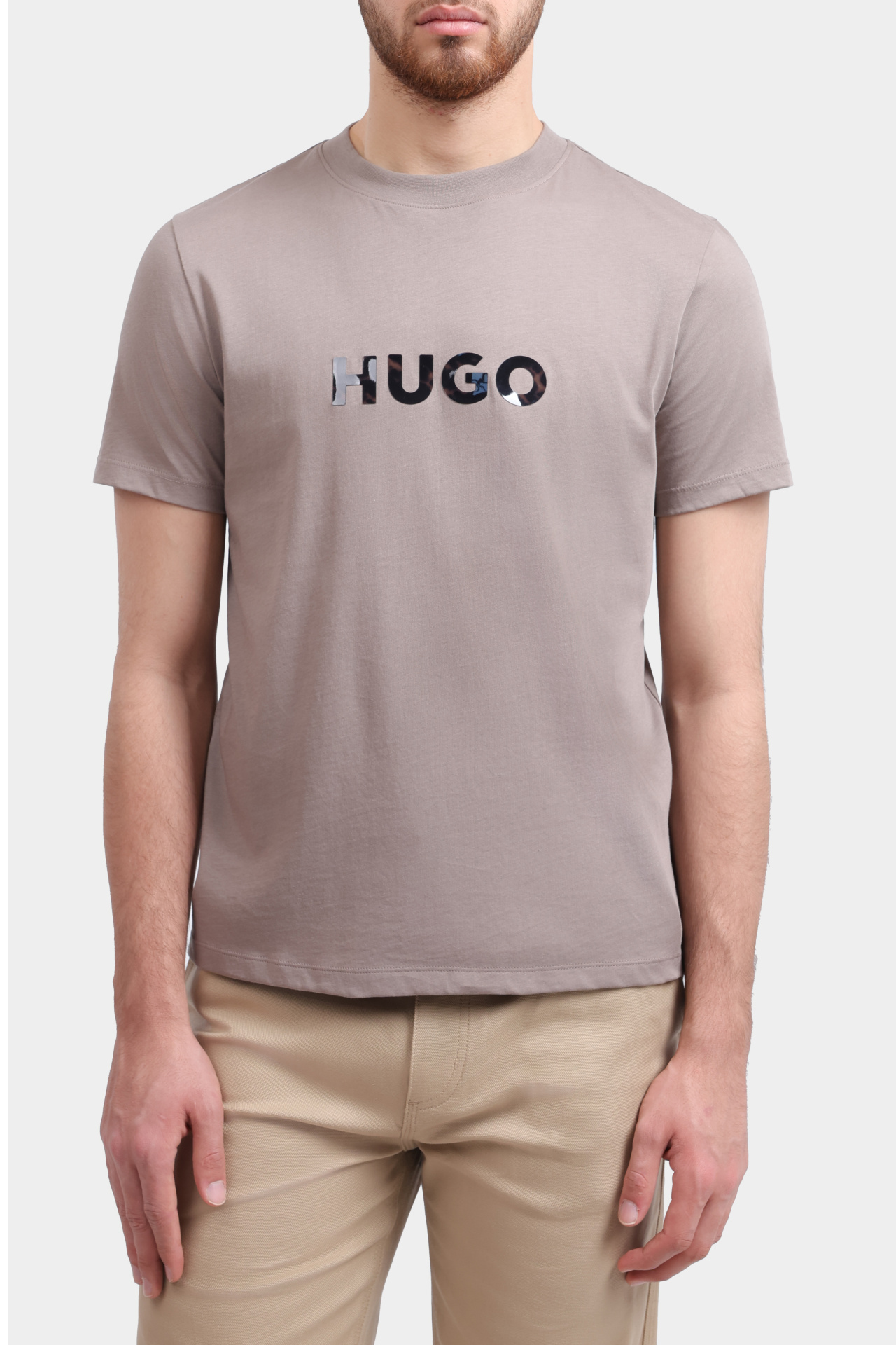Футболка HUGO RED Dumeo 10266462 01 50557437 237 бежевая мужская с крупным логотипом  — купить в интернет-магазине Verdistore