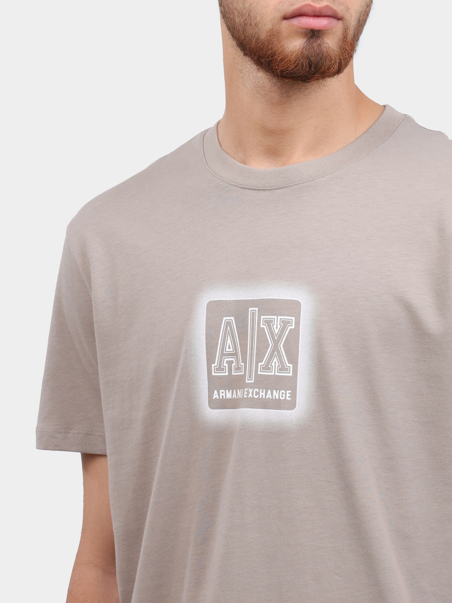 Футболка Armani Exchange XM000545 AF10361 U6167 бежевая мужская с логотипом — купить в интернет-магазине Verdistore
