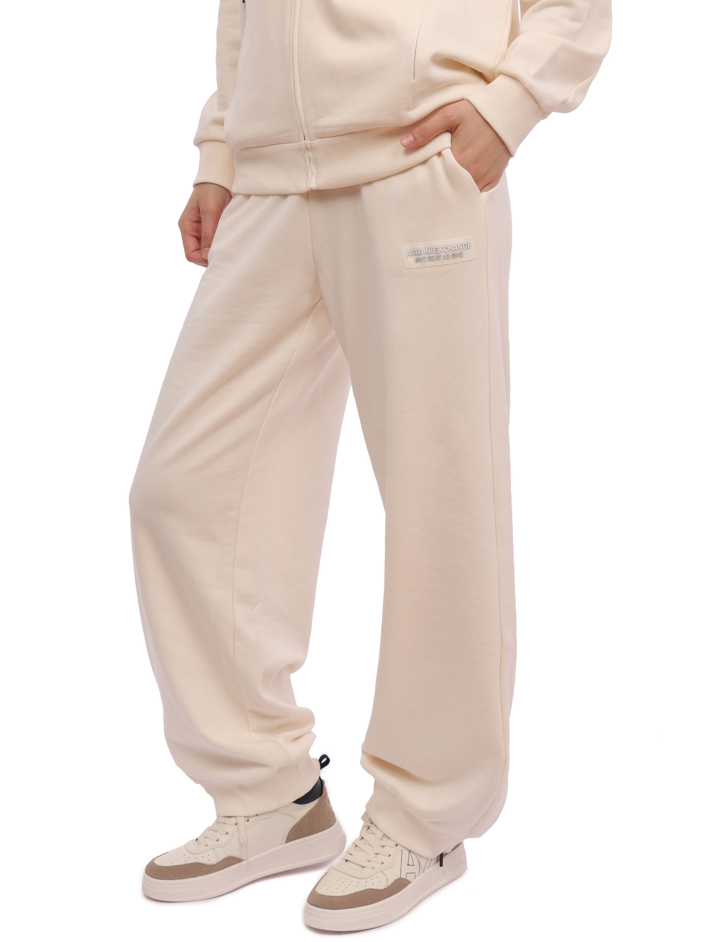 картинка Брюки Armani Exchange 6RYP72 YJEBZ 1130 белые женские с манжетами от магазина Verdistore