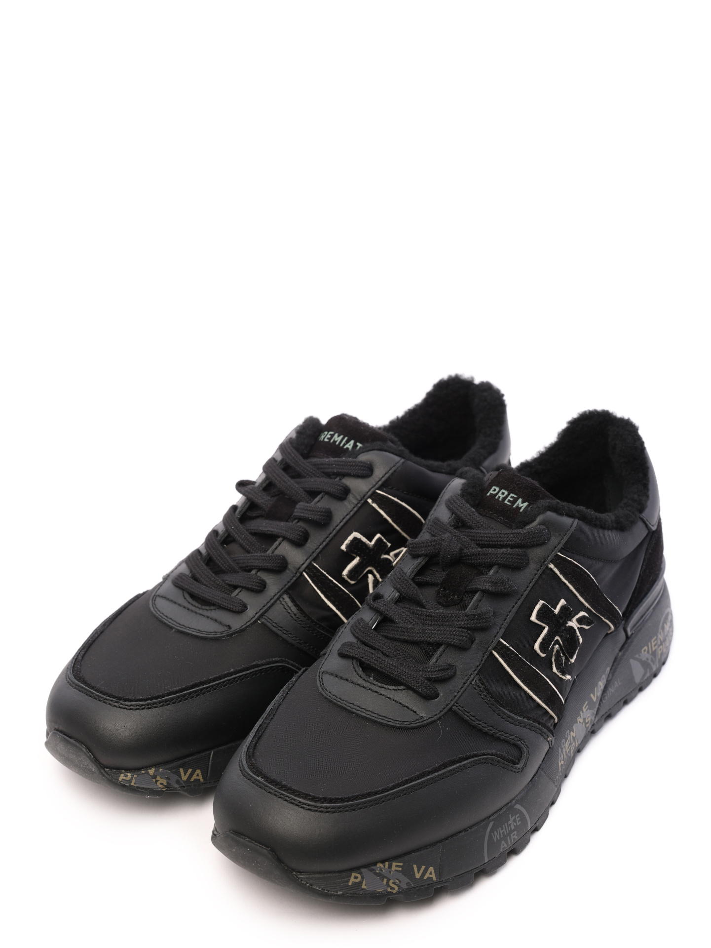 Кроссовки черные с логотипом по бокам и принтом на подошве — купить в интернет-магазине Verdistore