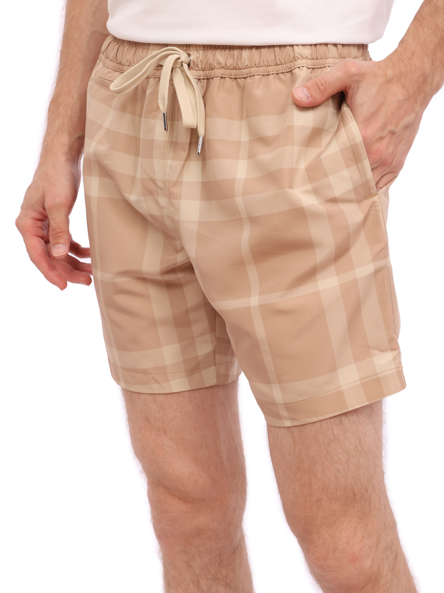 Шорты Burberry 8068555 A7464 бежевые мужские в клетку — купить в интернет-магазине Verdistore