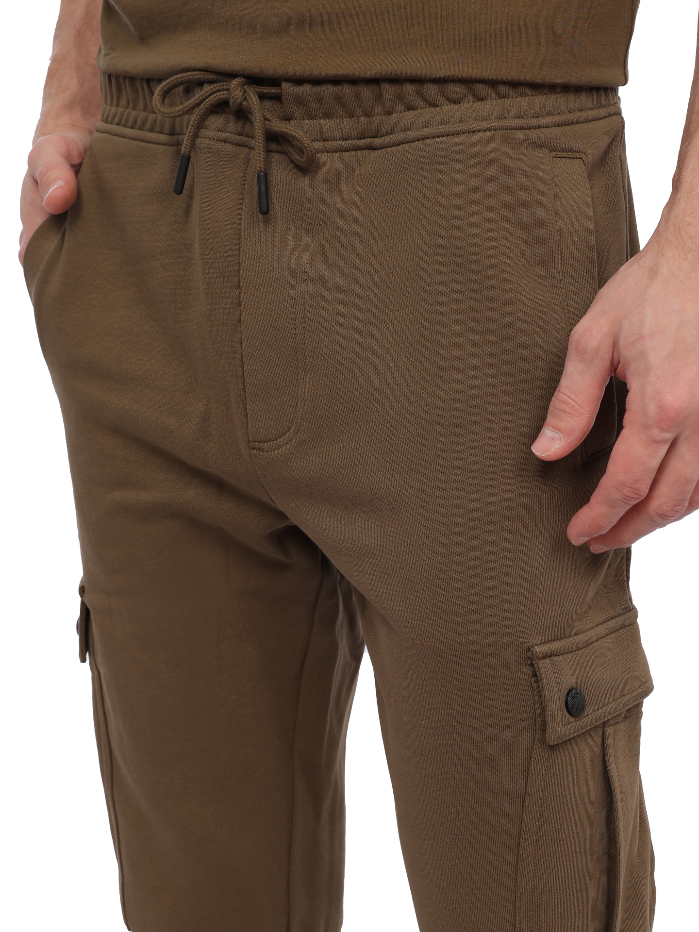 Брюки спортивные Boss 50507886 368 хаки мужские с накладными карманами — купить в интернет-магазине Verdistore