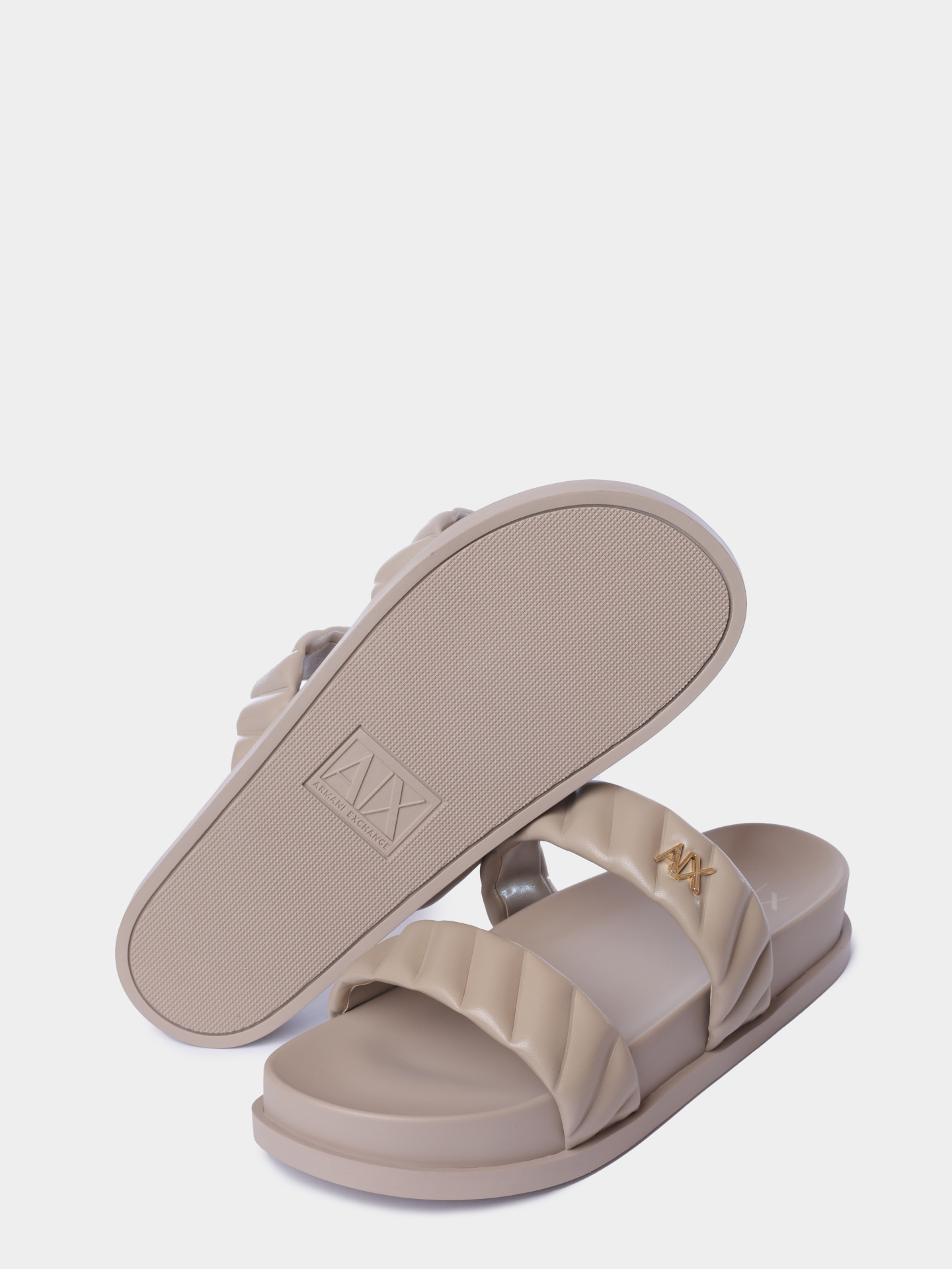 Шлепанцы Armani Exchange XW002574 AF22799 U6223 бежевые женские — купить в интернет-магазине Verdistore