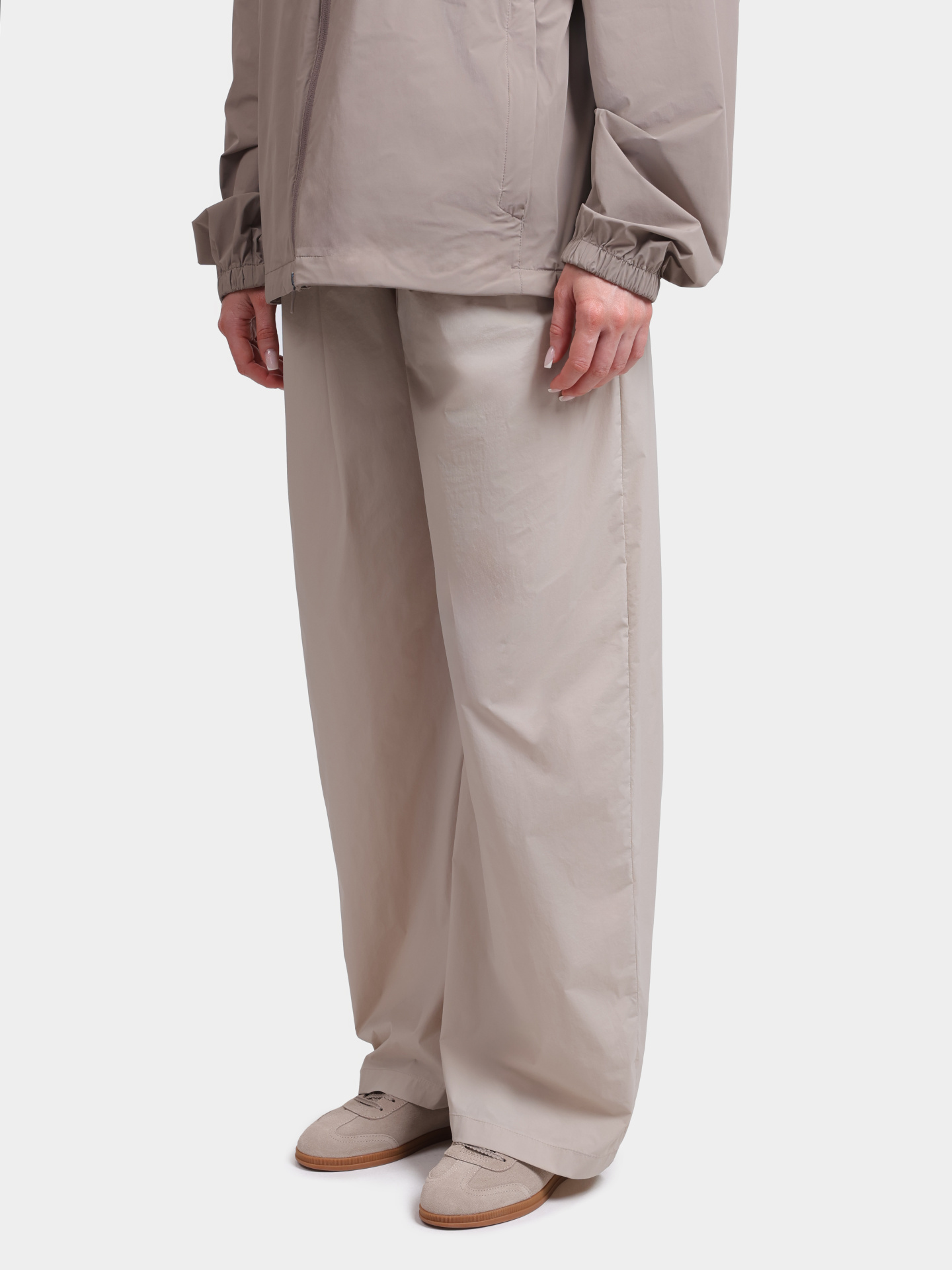 Брюки Herno PT000246D 12431SZ 1982 бежевые женские прямого кроя — купить в интернет-магазине Verdistore