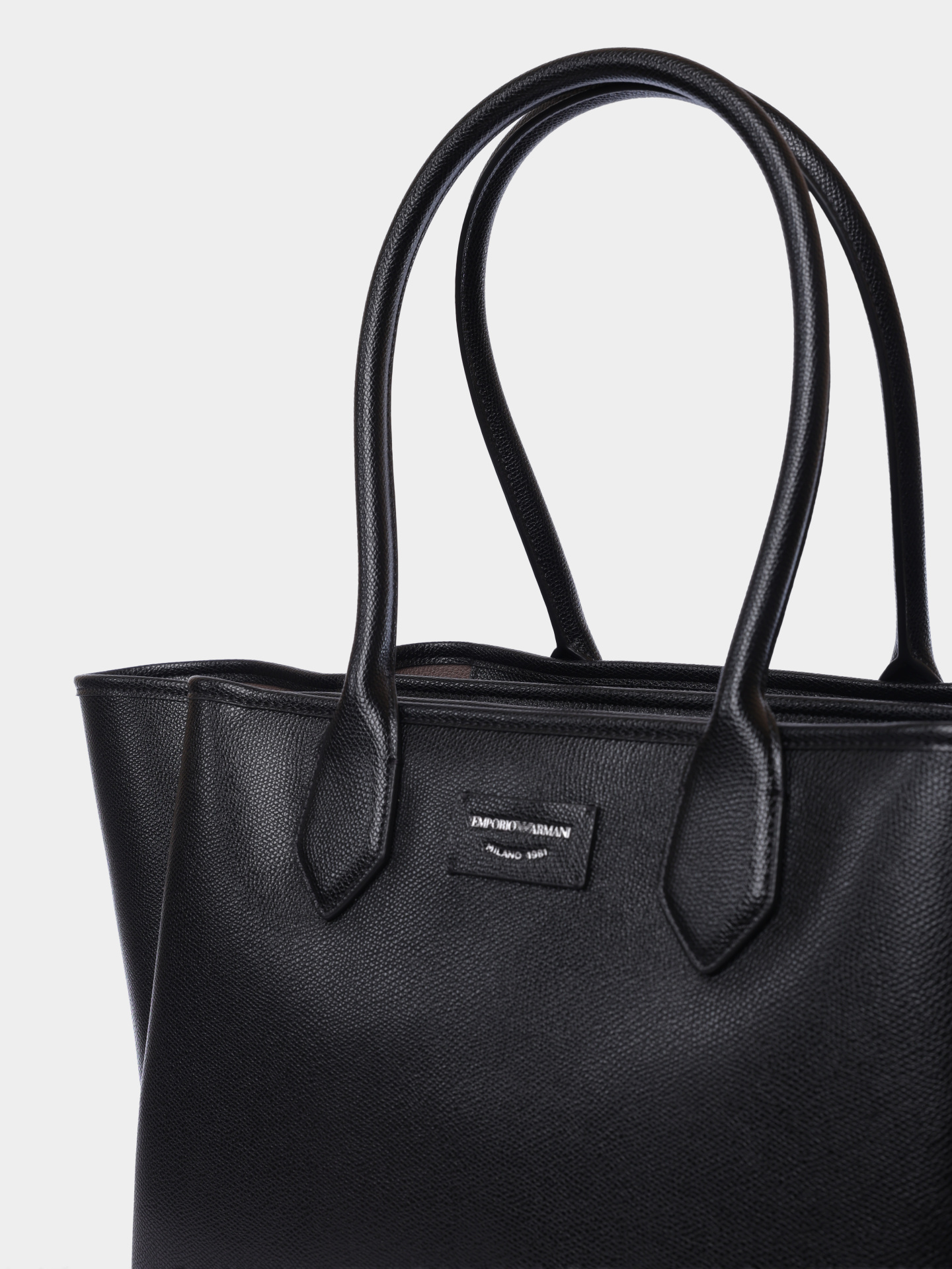 Сумка Emporio Armani EW002330 AF17799 MC149 черная женская — купить в интернет-магазине Verdistore