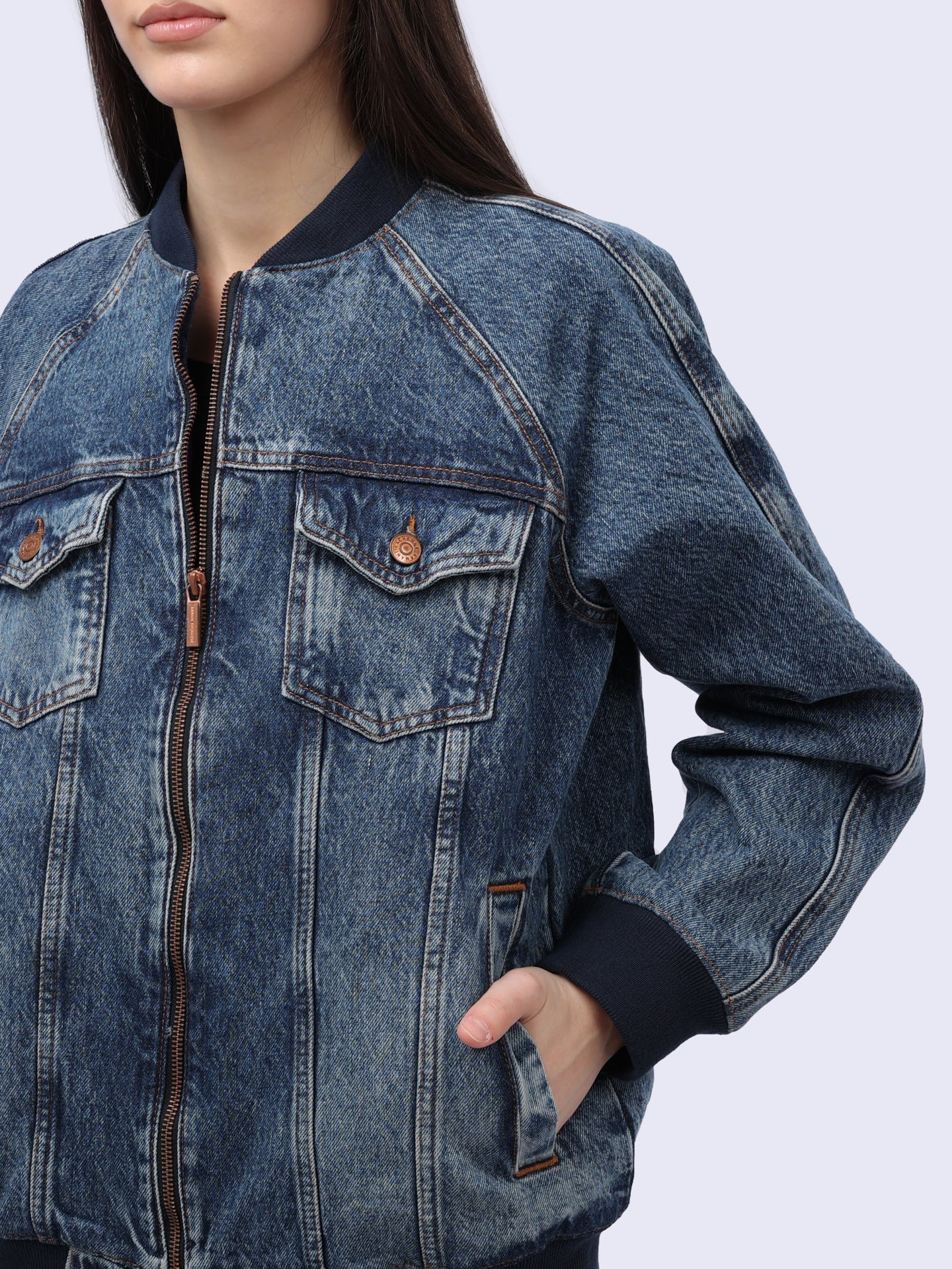 Бомбер Armani Exchange 3DYB63 Y16EZ 1500 женский из денима — купить в интернет-магазине Verdistore