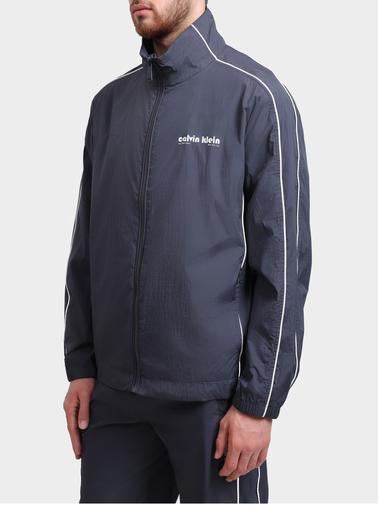 Куртка Calvin Klein Jeans LV04RC505G 4XN мужская темно-синяя с крупным логотипом — купить в интернет-магазине Verdistore